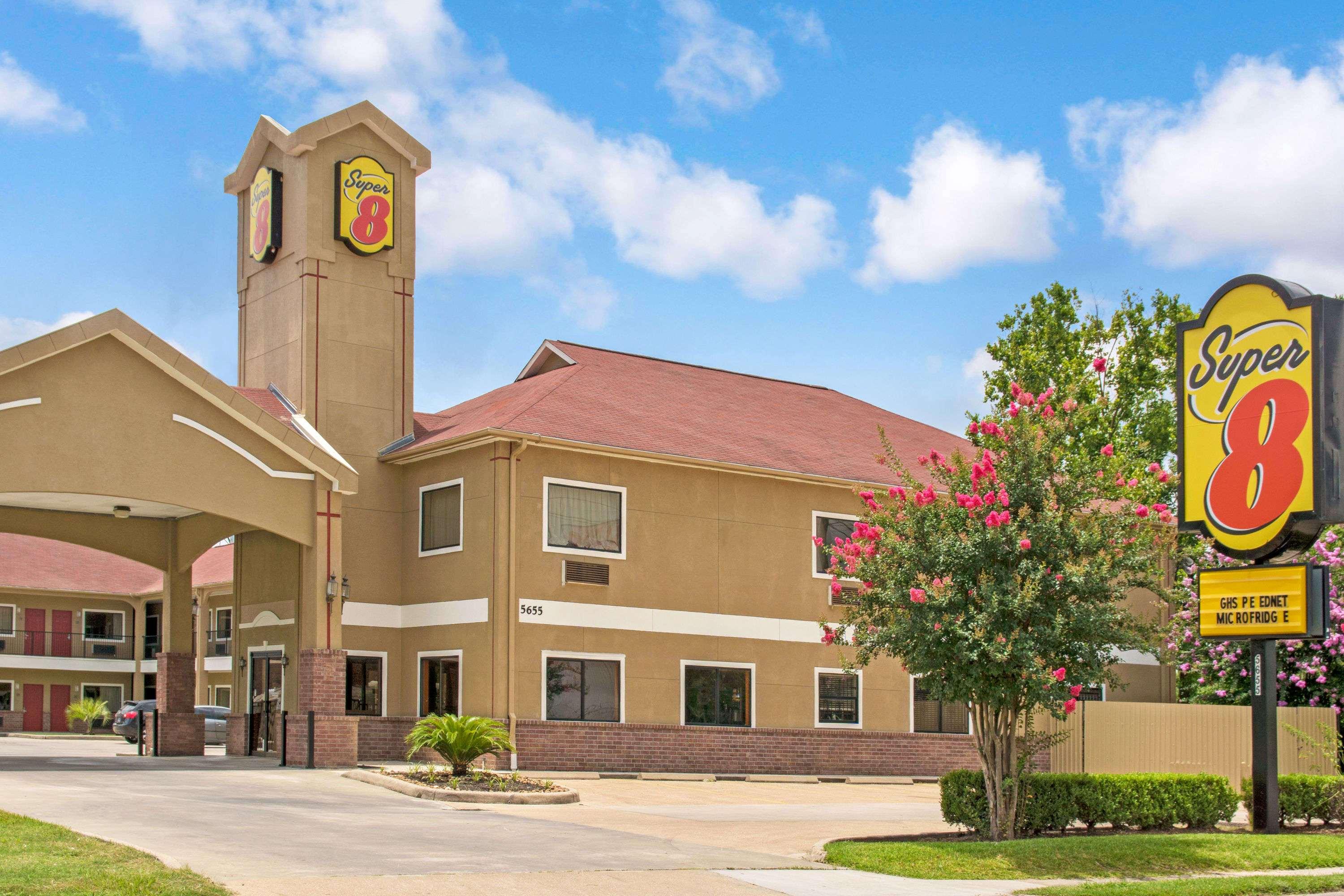 Super 8 by Wyndham Houston/Brookhollow NW — photo 4