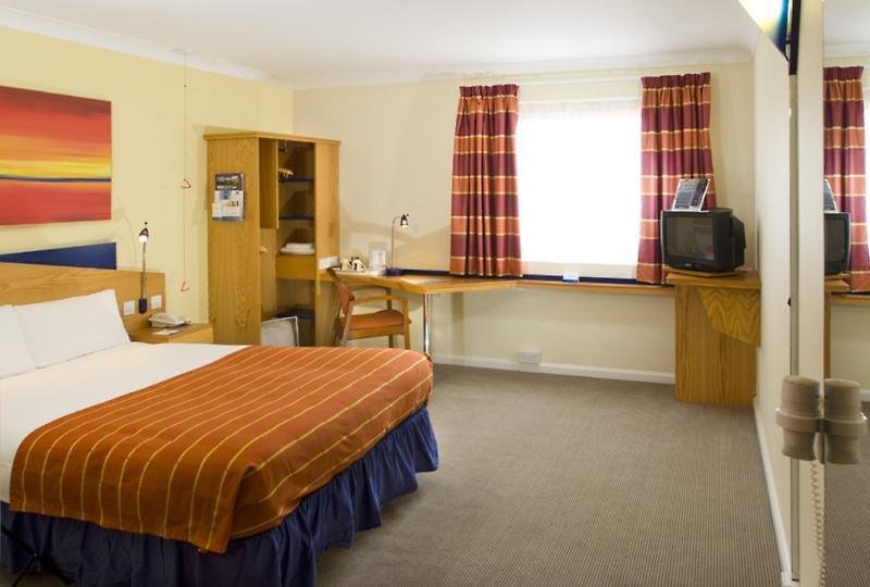 Holiday Inn Express Stoke-On-Trent — photo 4