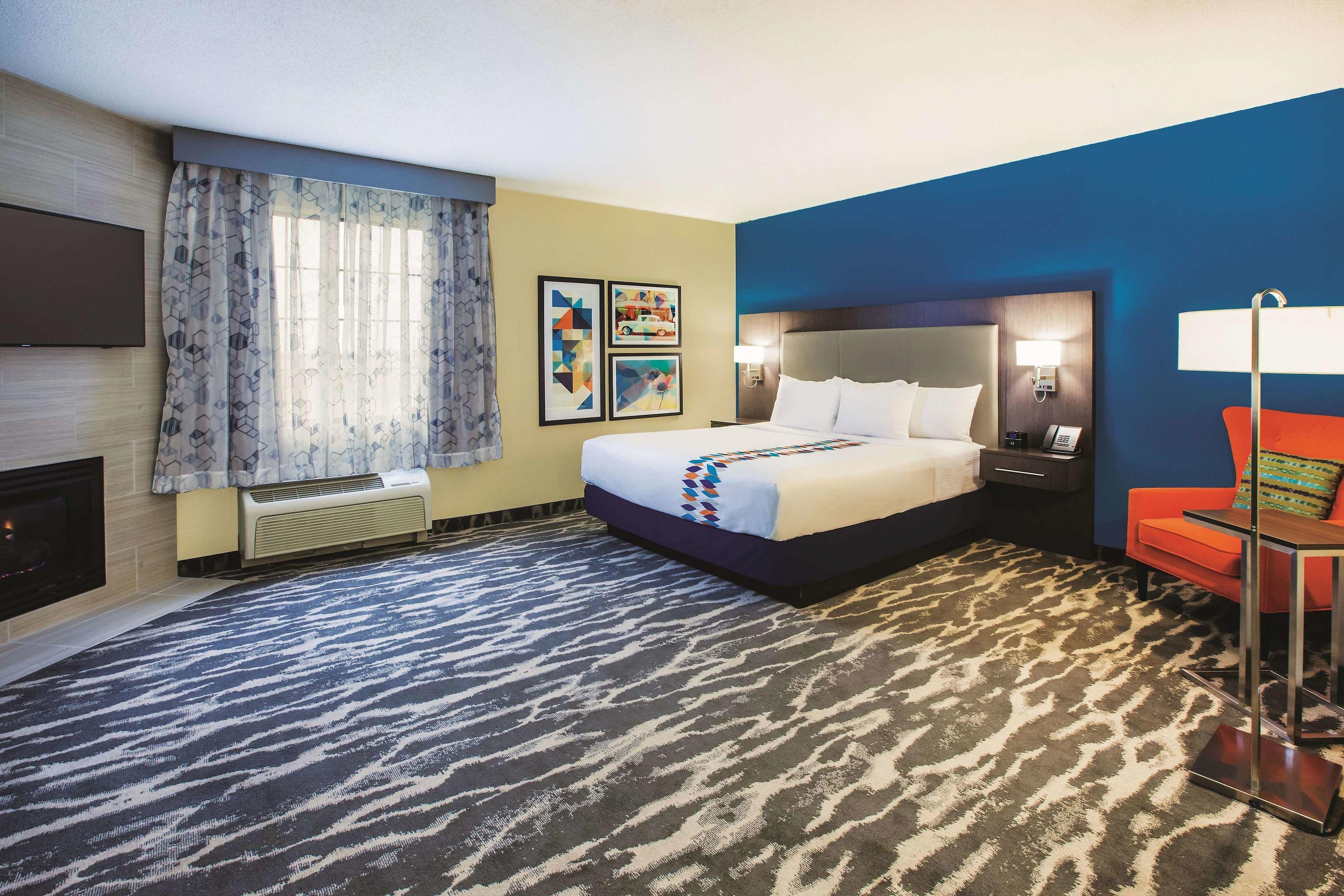 La Quinta Inn & Suites by Wyndham Kokomo — photo 5