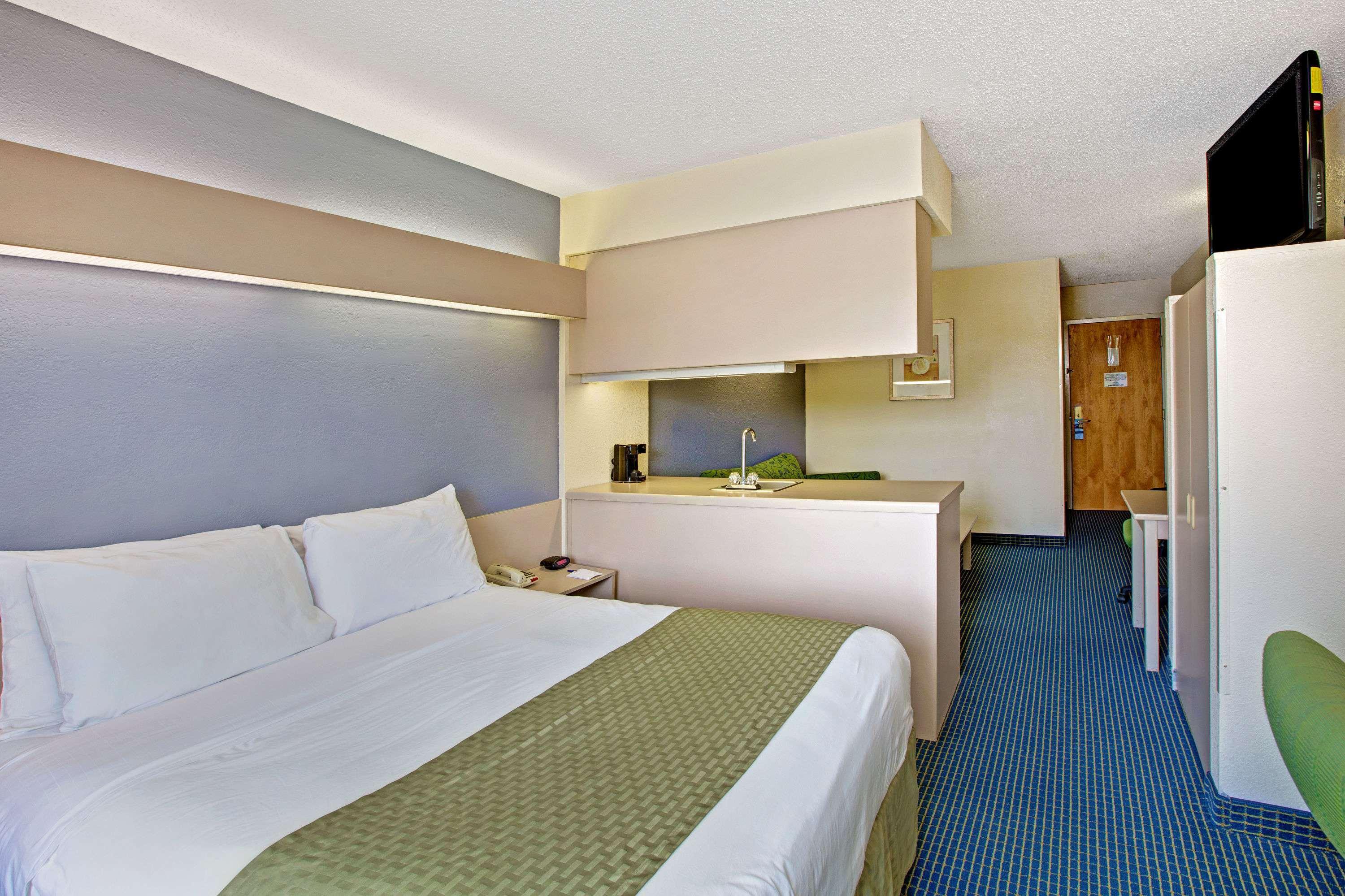 Microtel Inn & Suites by Wyndham Statesville — photo 4