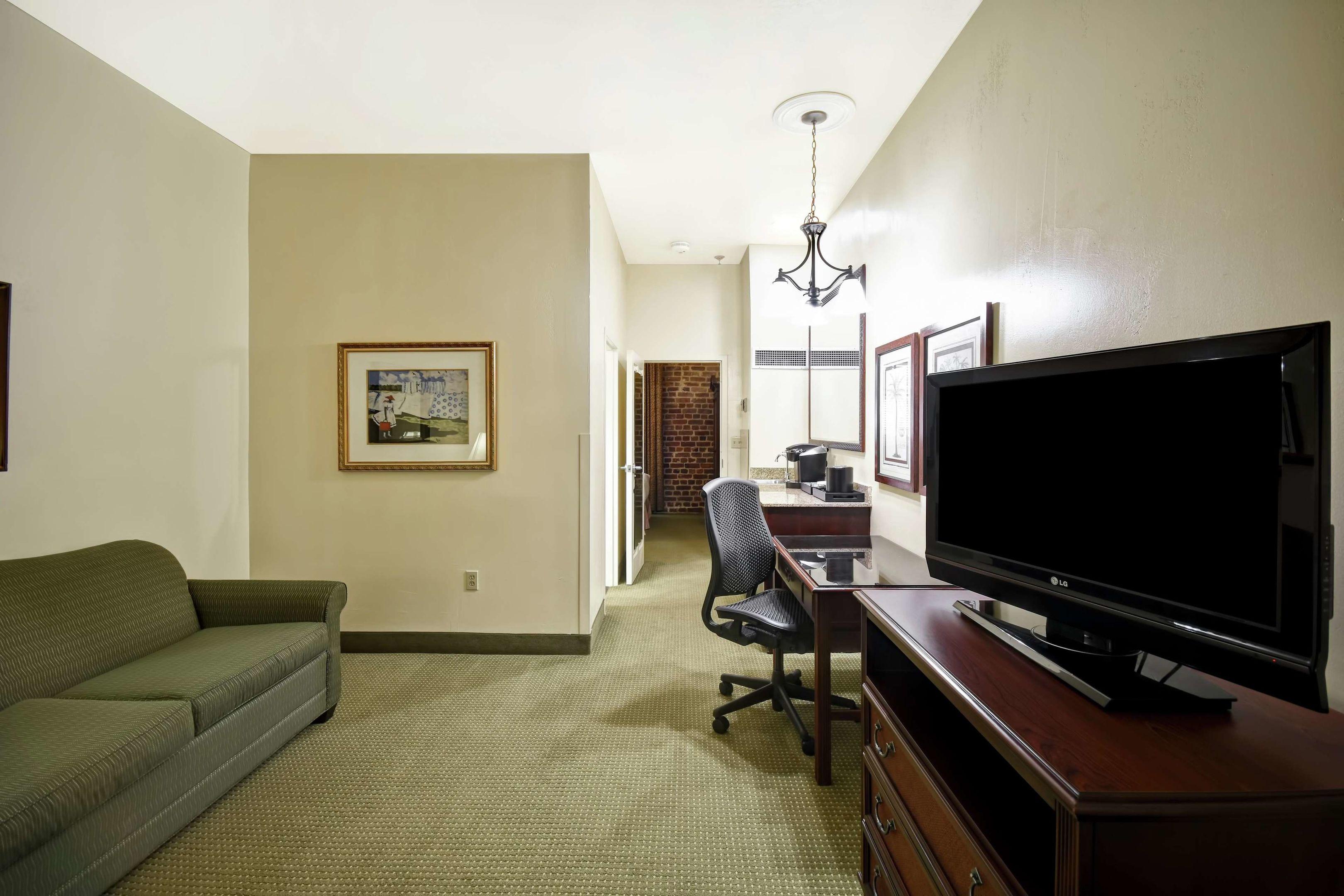 Embassy Suites Charleston Historic Charleston — photo 5