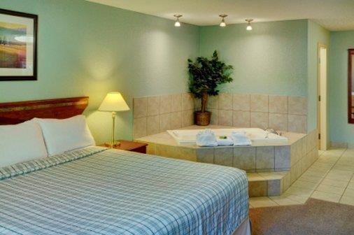 Lakeview Inn & Suites Chetwynd — photo 4