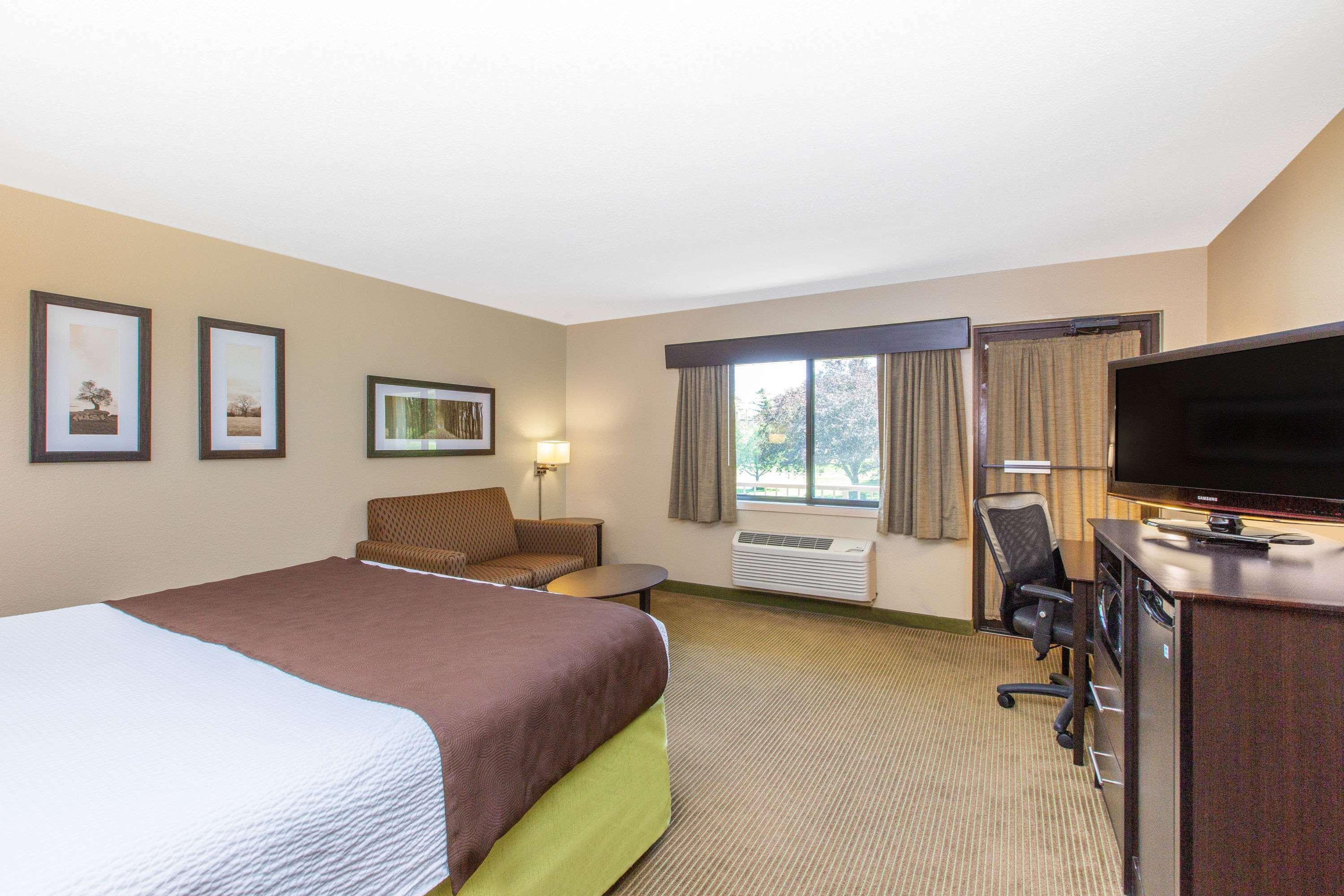 AmericInn Lodge & Suites Okoboji — photo 5