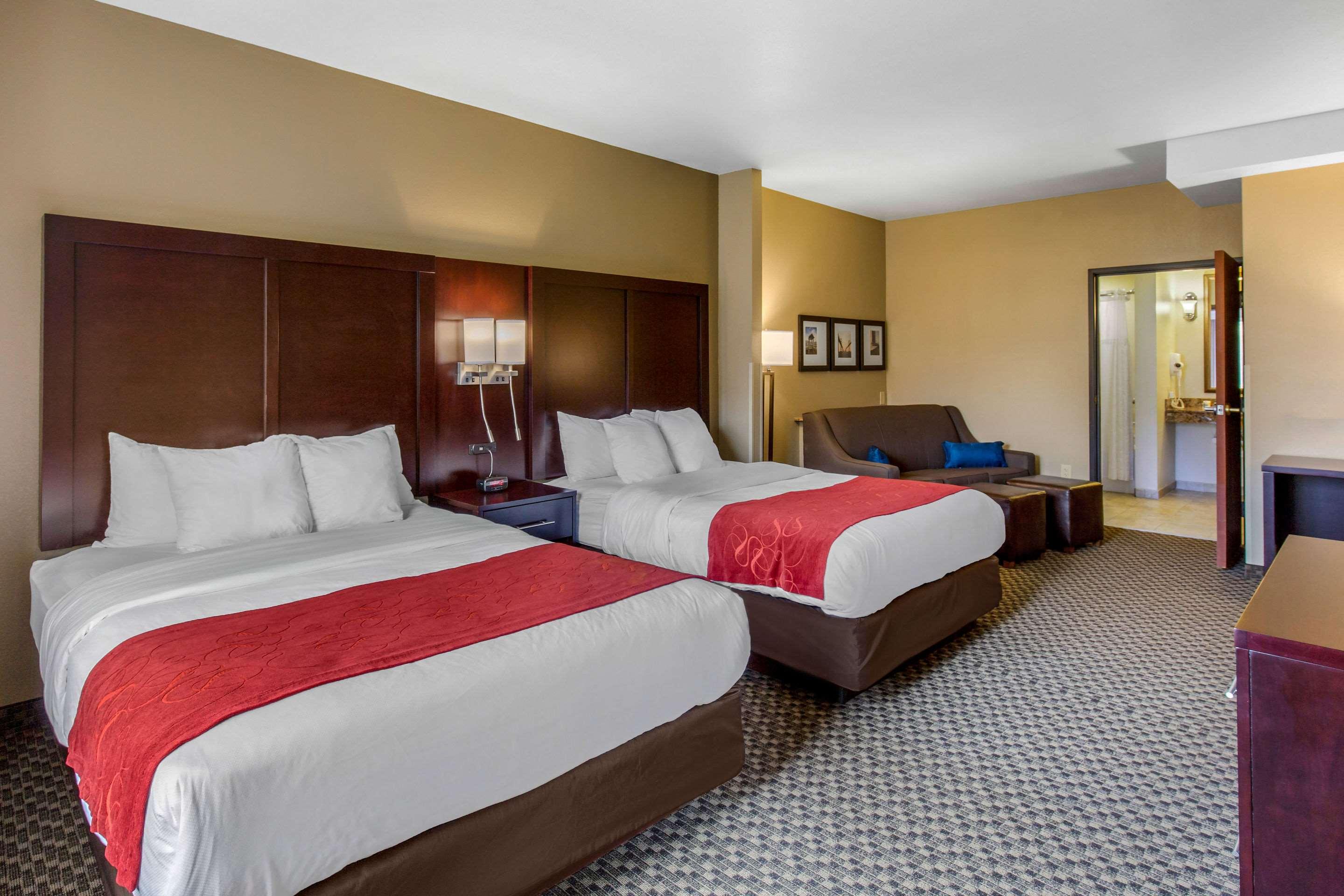 Comfort Suites — photo 5
