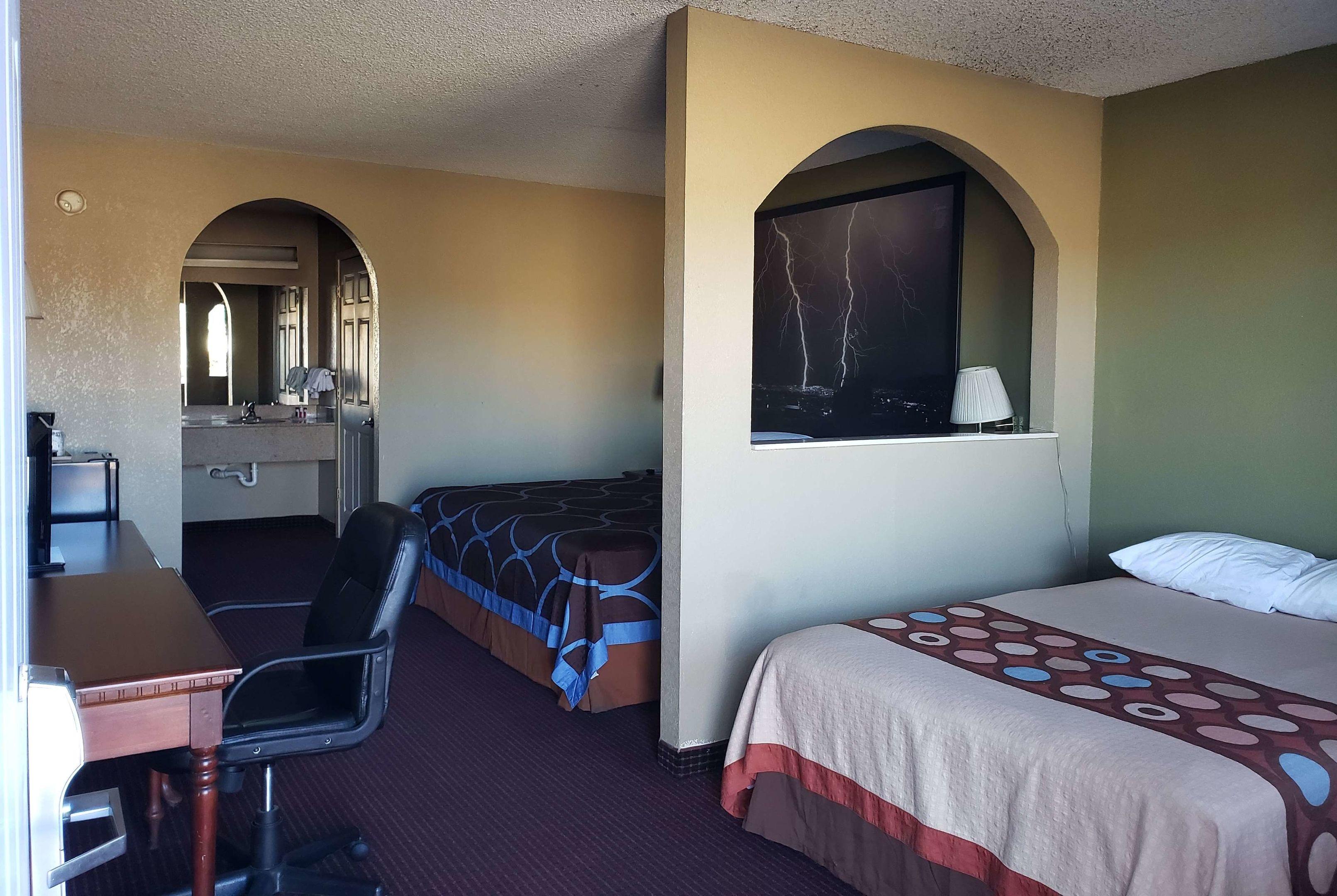 Super 8 by Wyndham Arkadelphia Caddo Valley Area — photo 4