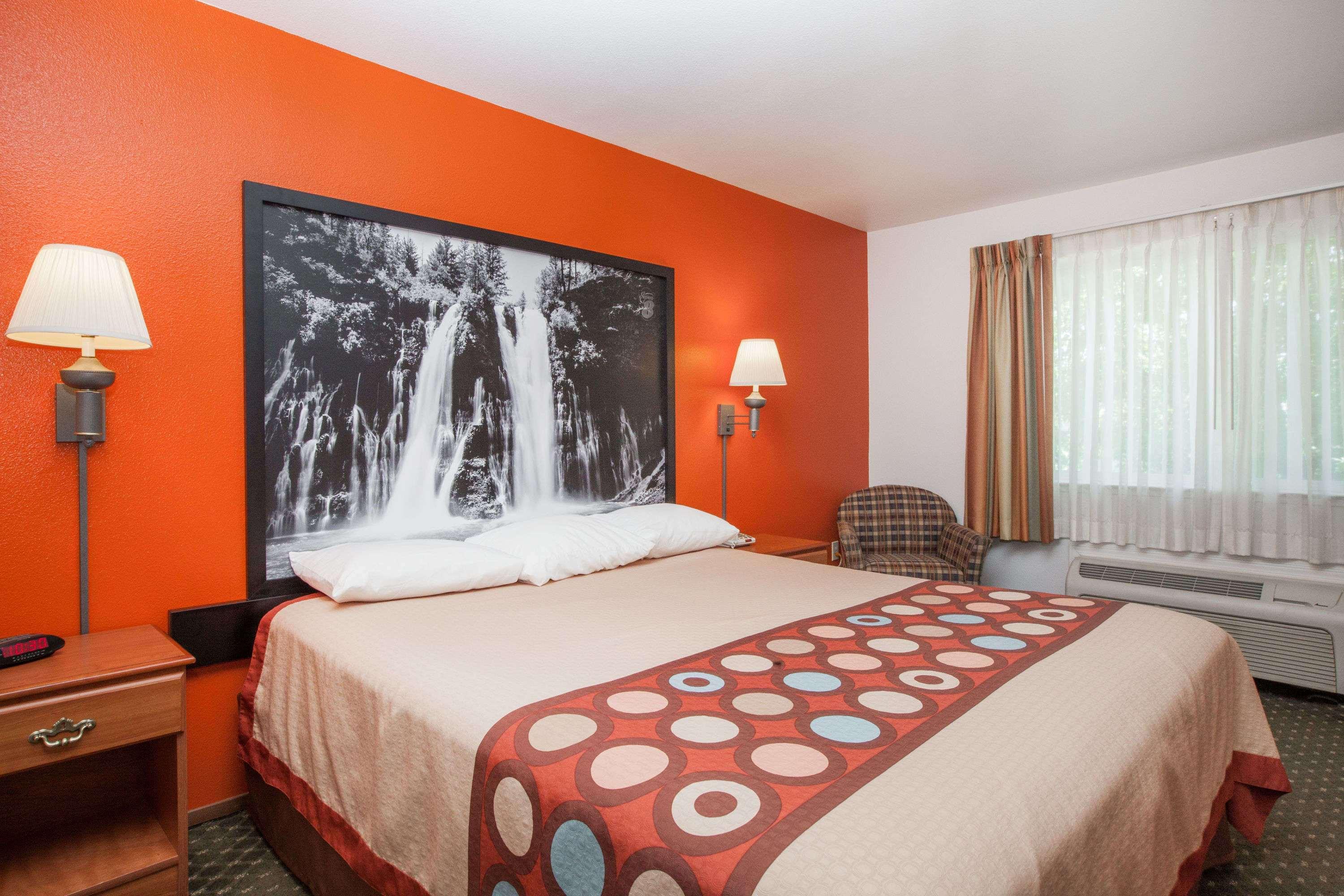 Super 8 by Wyndham Cloverdale — photo 3