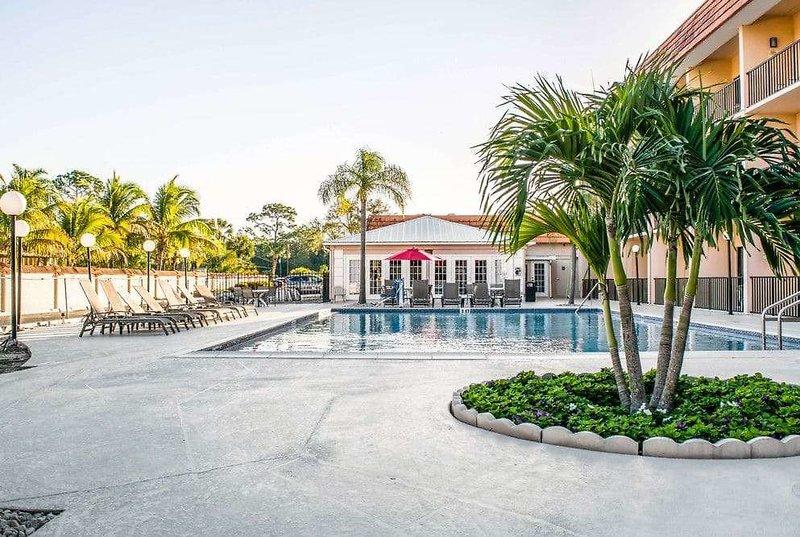 Baymont by Wyndham Bonita Springs Naples North — photo 4