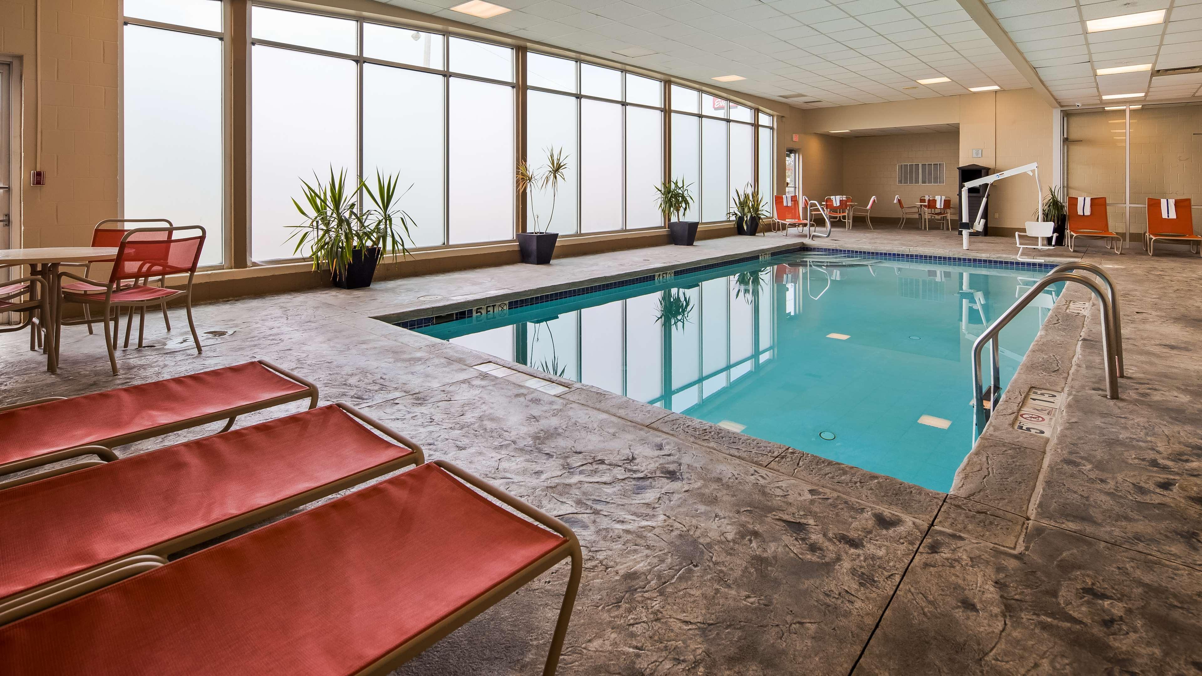 Best Western Airport Inn & Suites Cleveland — photo 4