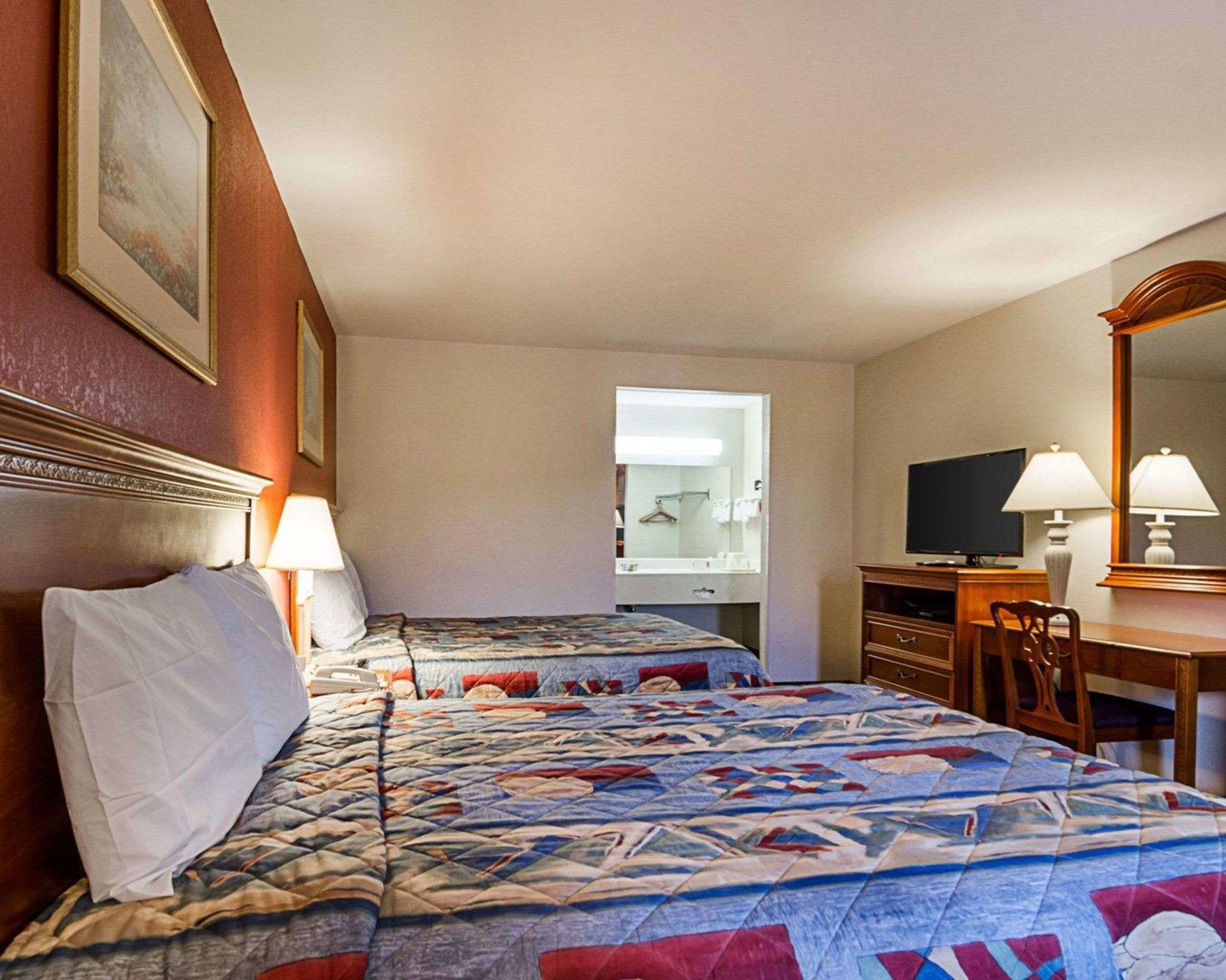 Econo Lodge Richmond (Brook Road) — photo 5
