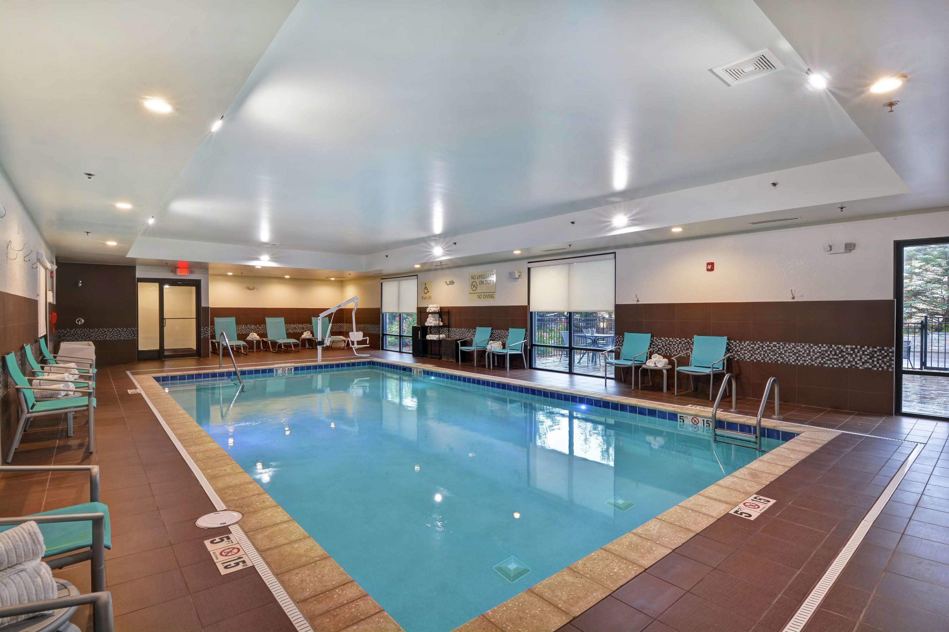 Hampton Inn & Suites Ashland — photo 3