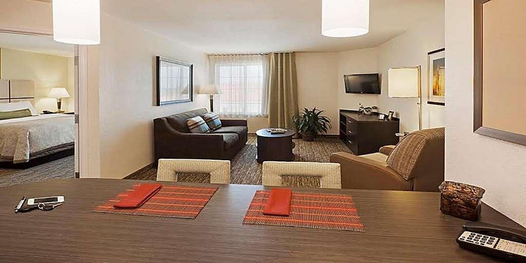 Sonesta Simply Suites Chicago Waukegan — photo 4