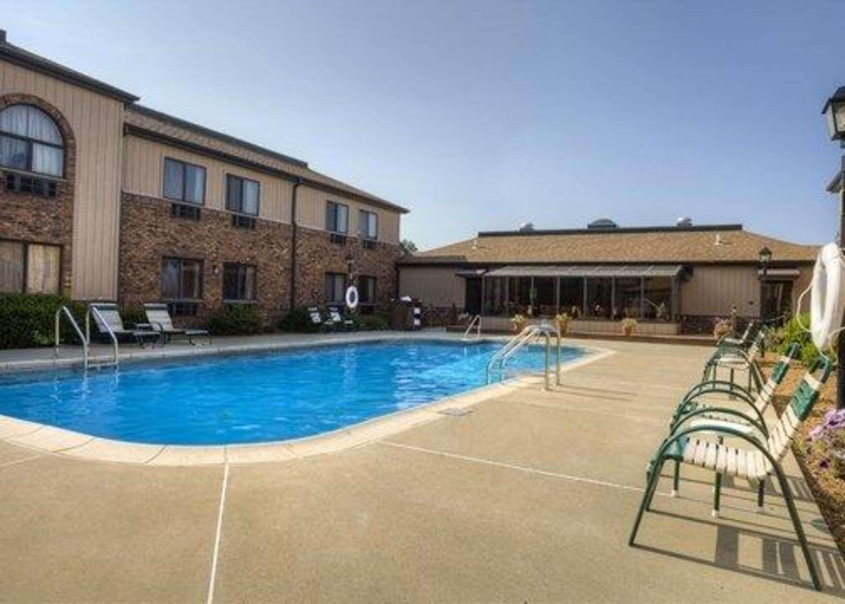 Quality Inn & Suites — photo 3