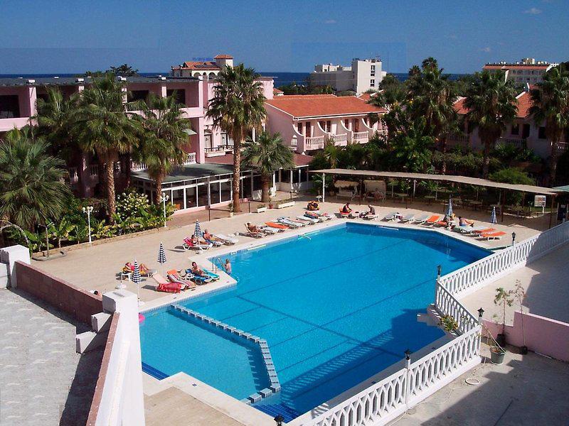 LA Hotel & Resort — photo 3