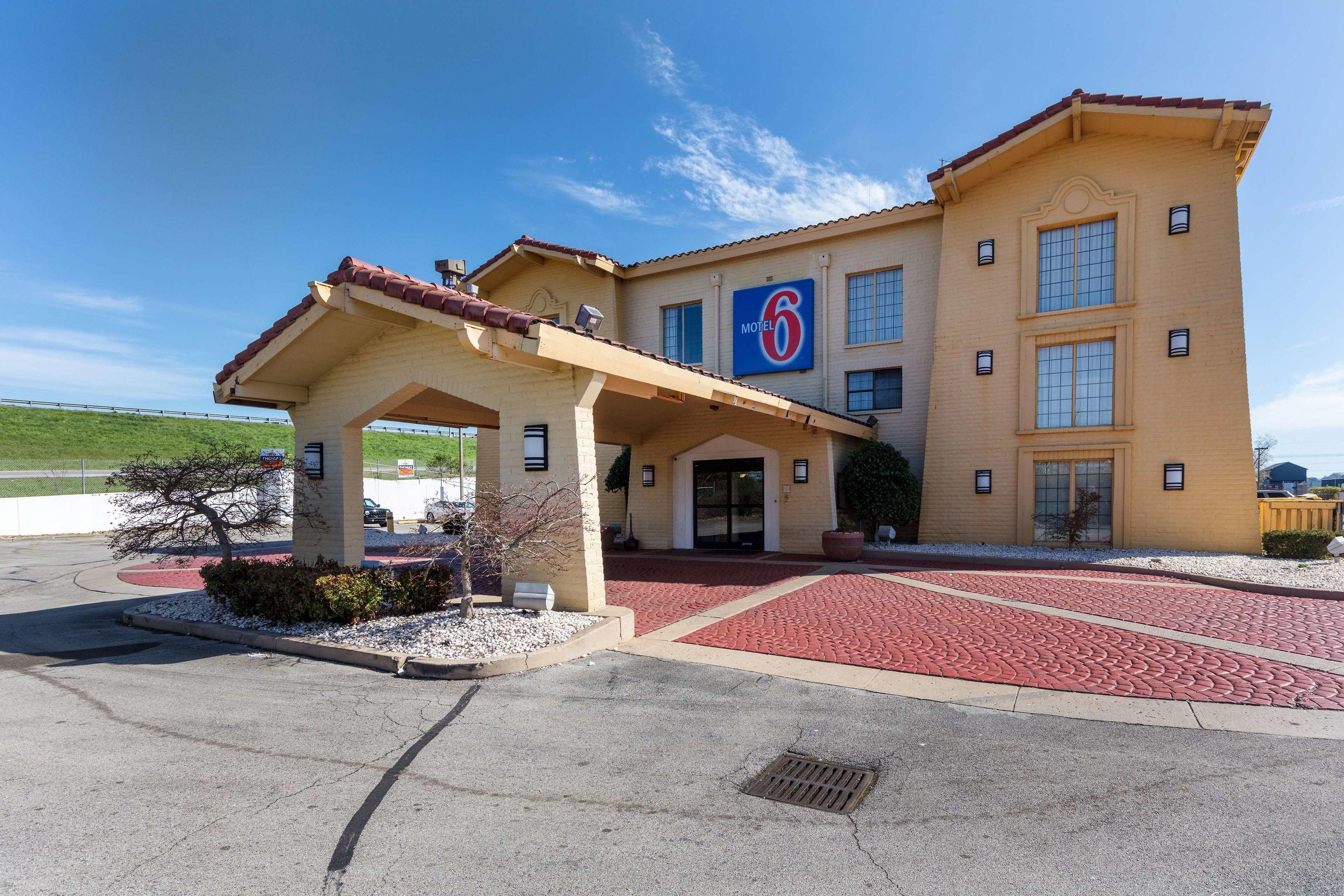 Motel 6 Knoxville TN — photo 3