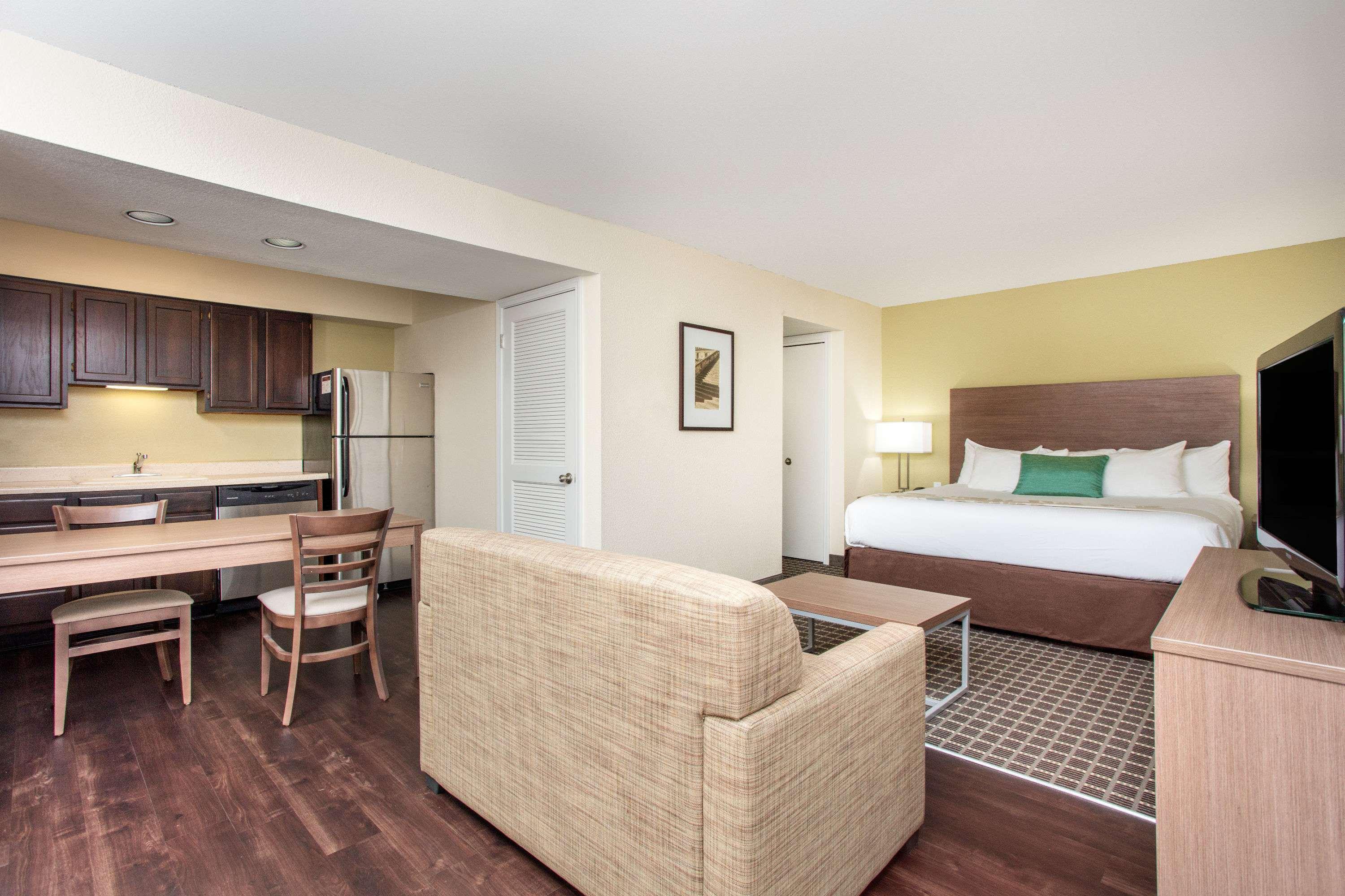Hawthorn Suites by Wyndham Atlanta Perimeter Center — photo 4