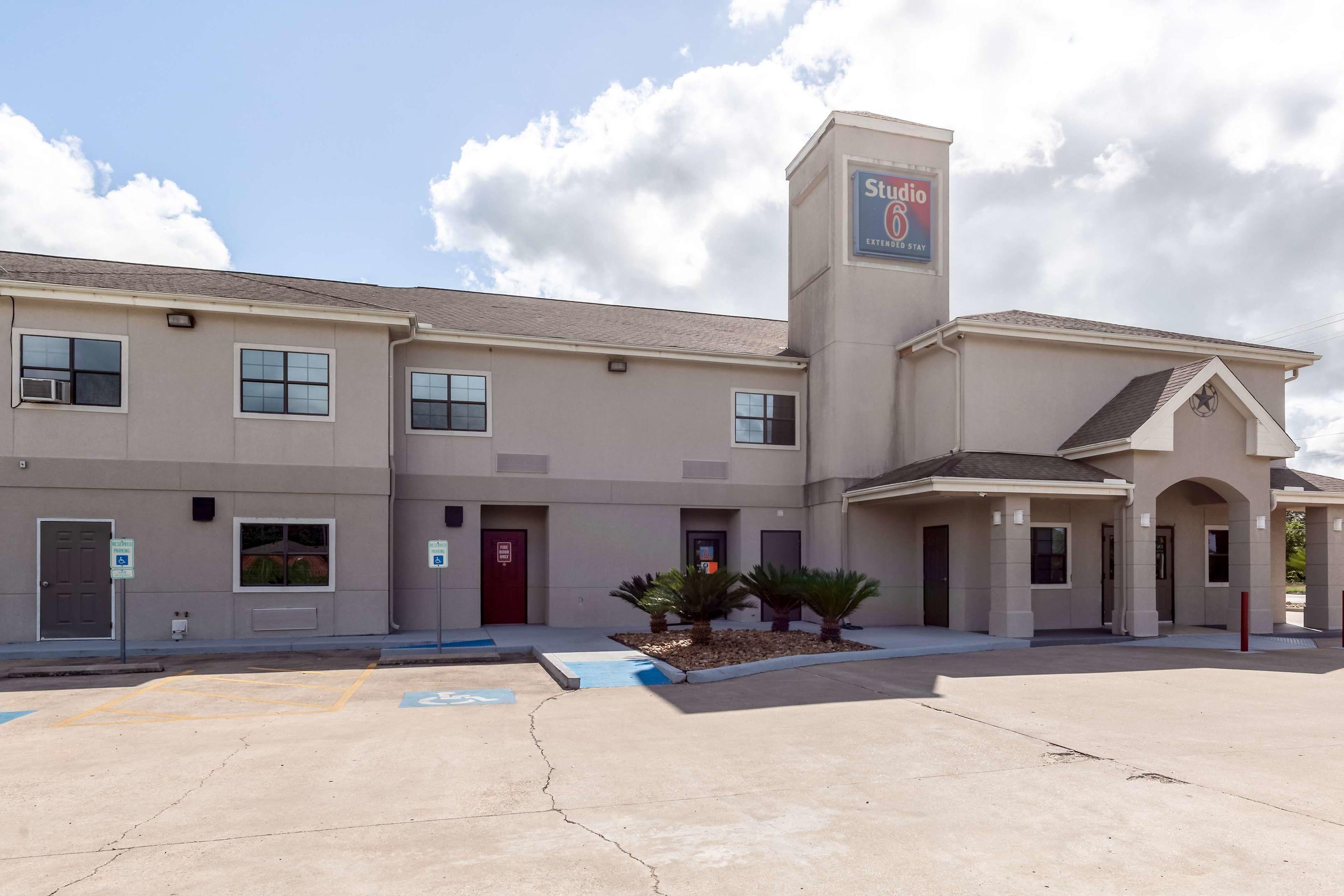 Studio 6 Bay City TX — photo 3