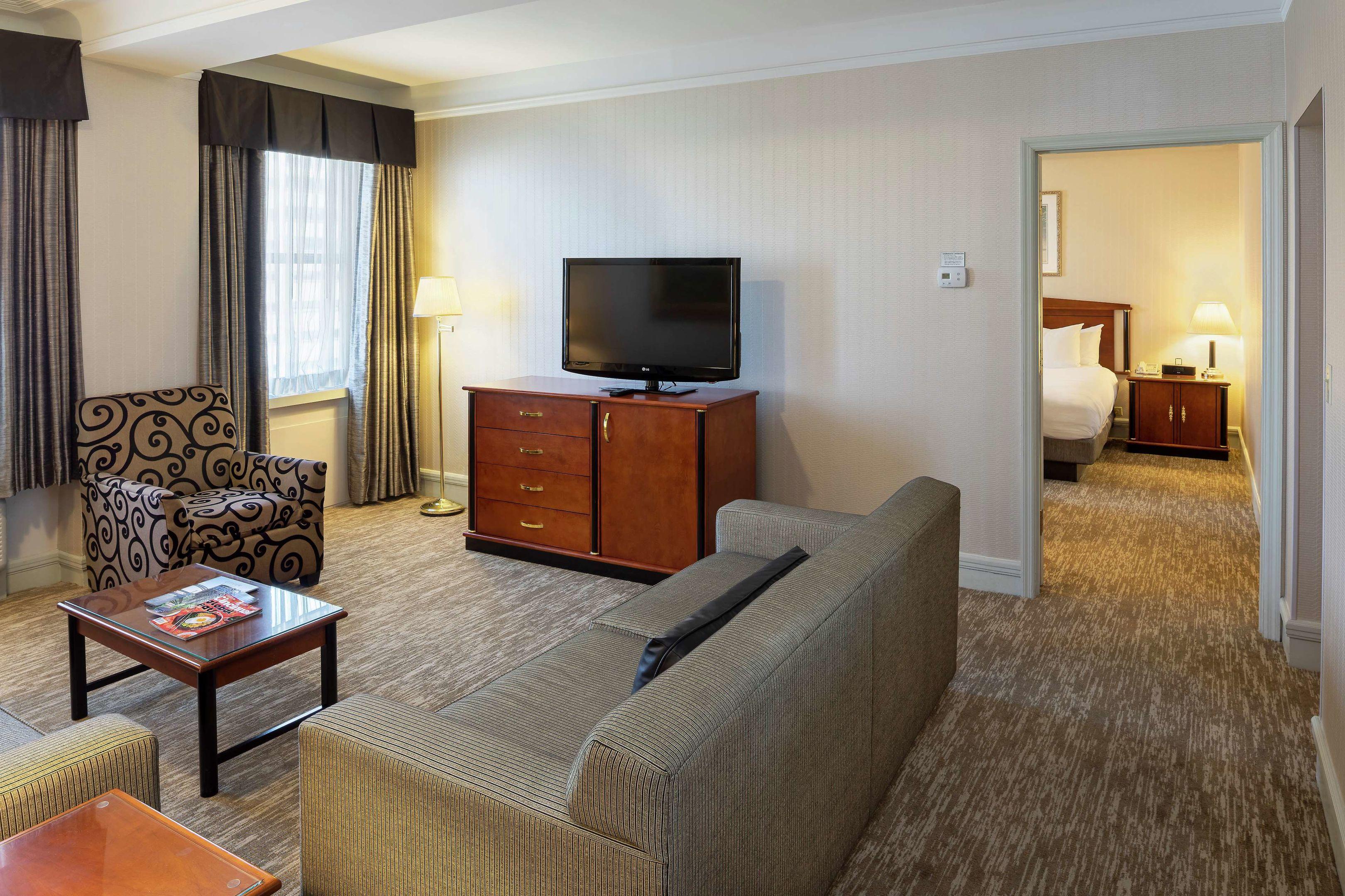 Hilton Cincinnati Netherland Plaza — photo 3
