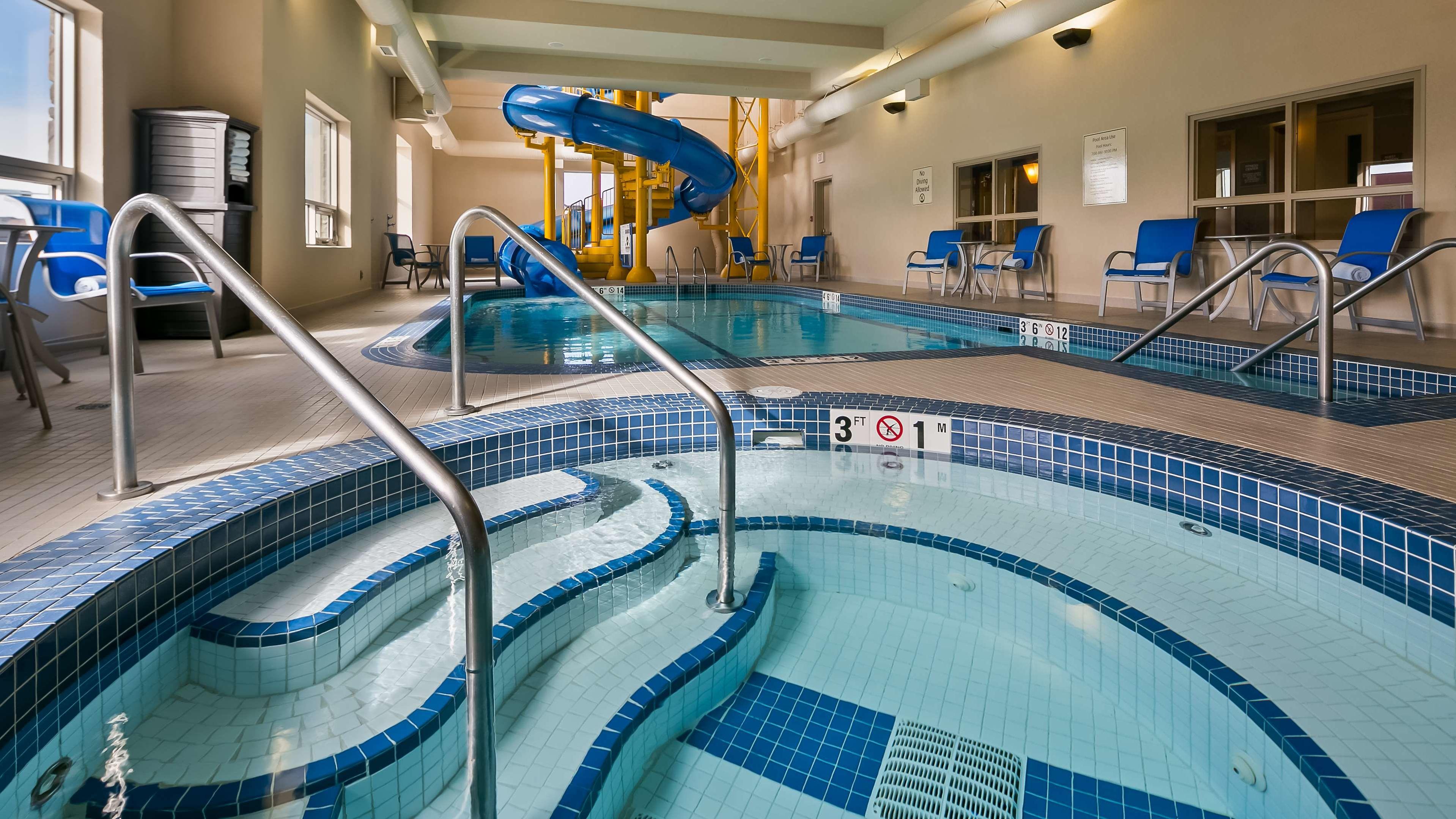 Best Western Plus Okotoks Inn & Suites — photo 3