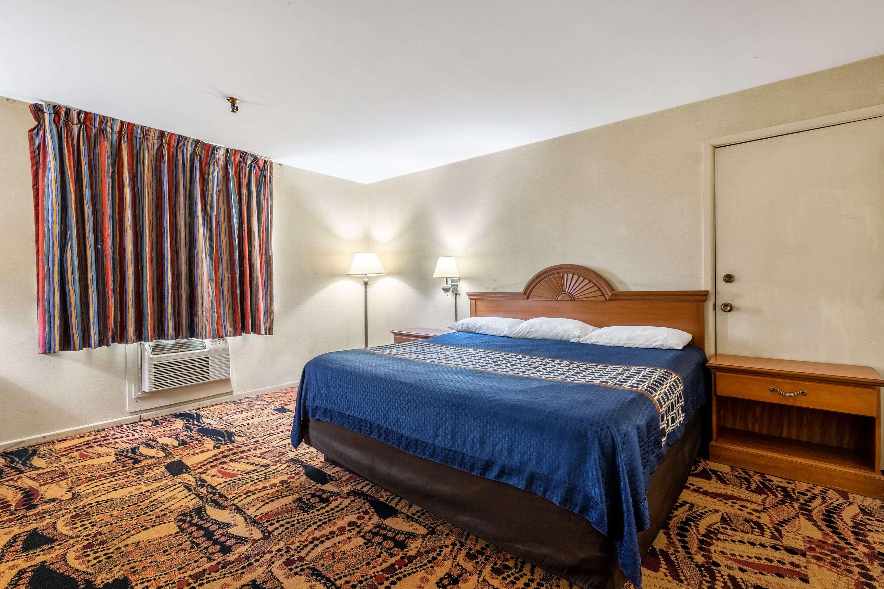 Rodeway Inn — photo 3