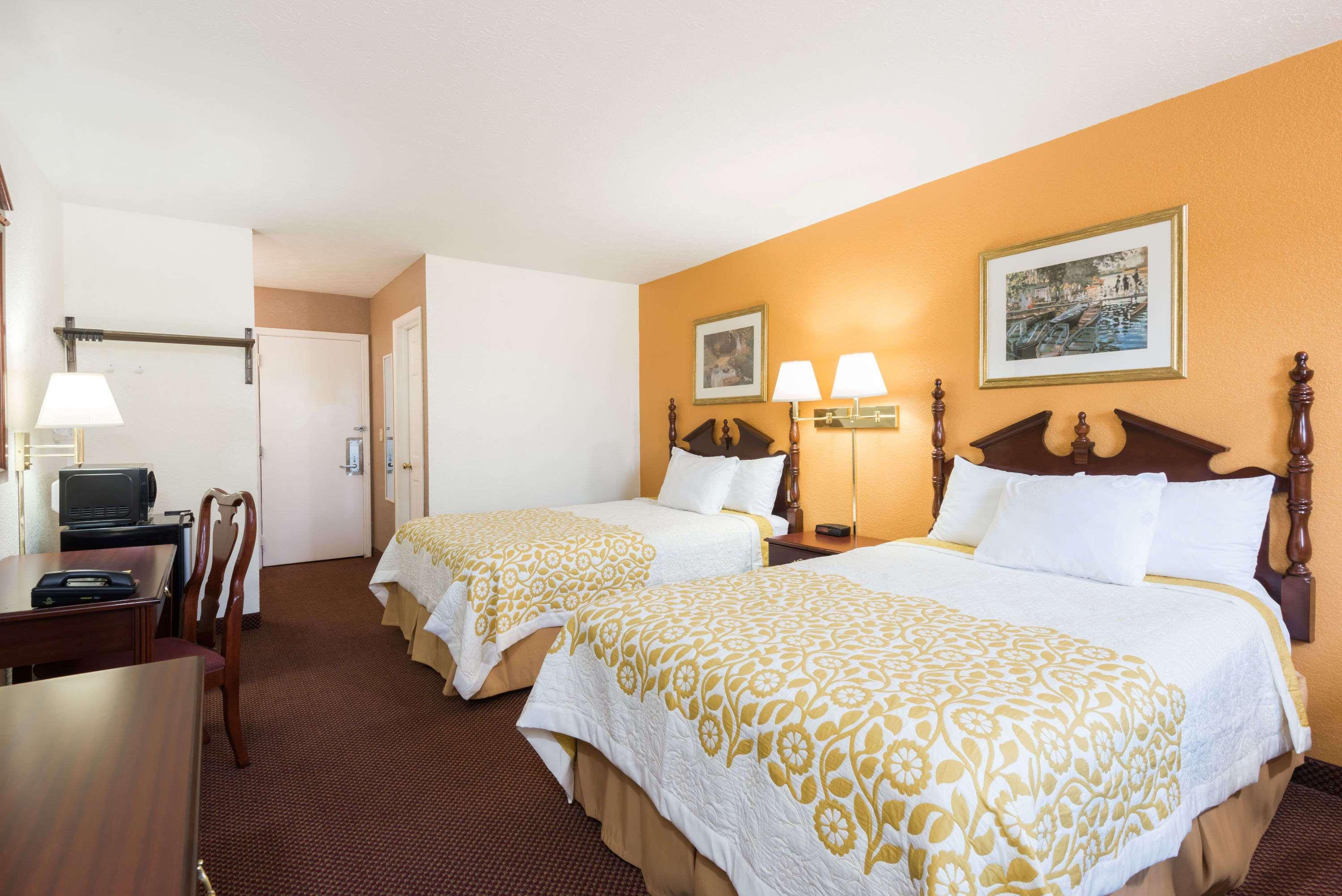 Days Inn Amherst — photo 4