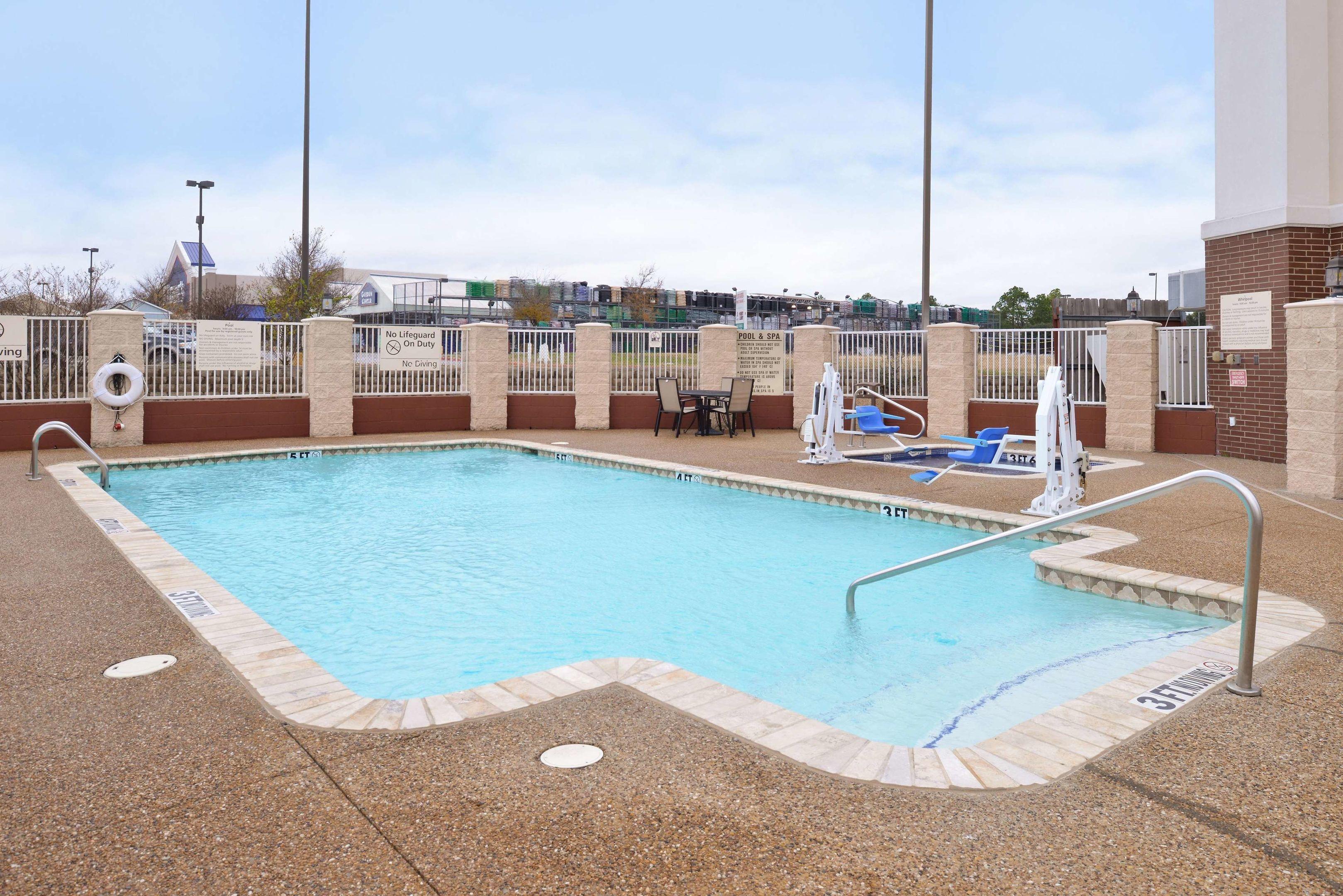 Hampton Inn & Suites Greenville — photo 4
