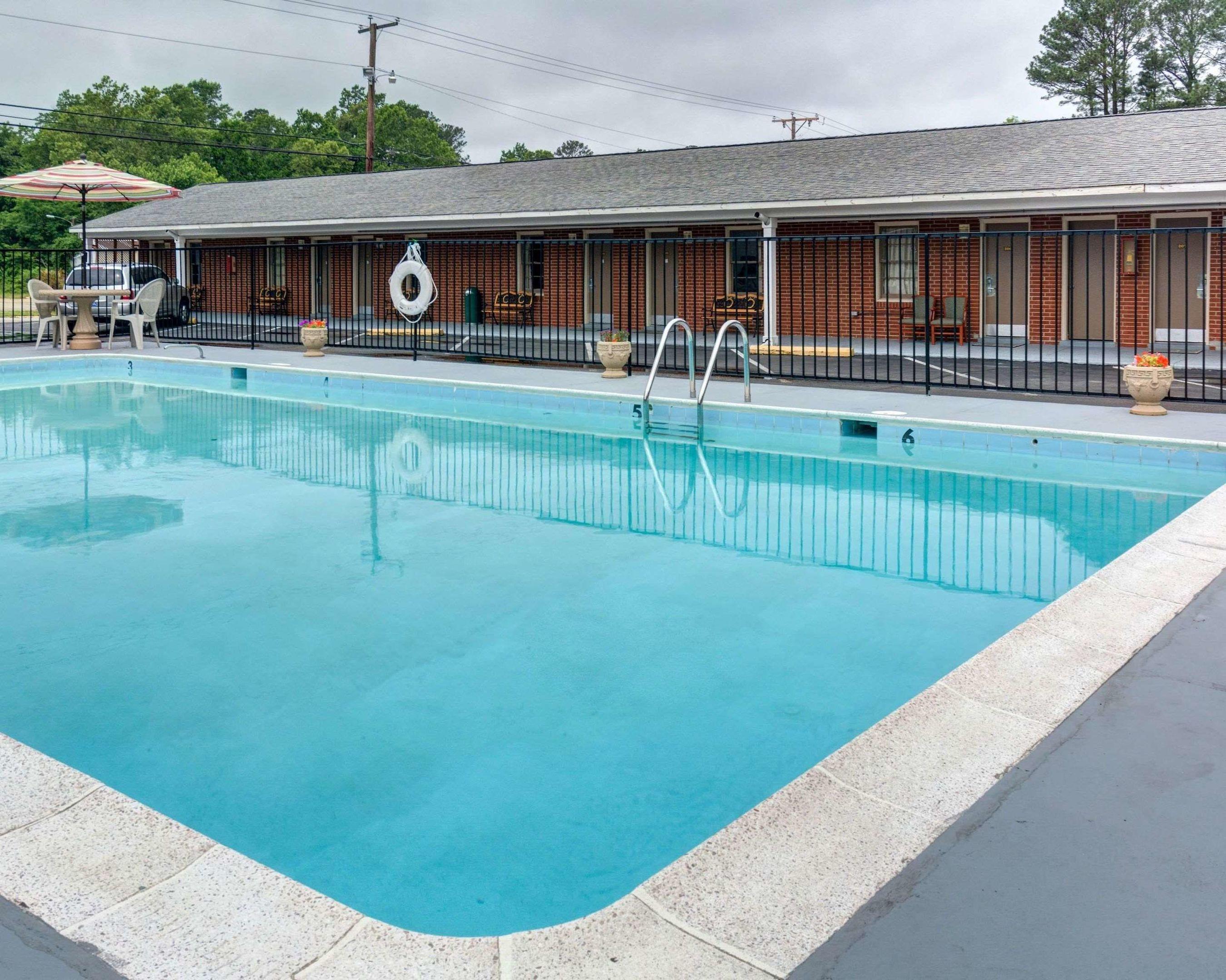Rodeway Inn & Suites — photo 5