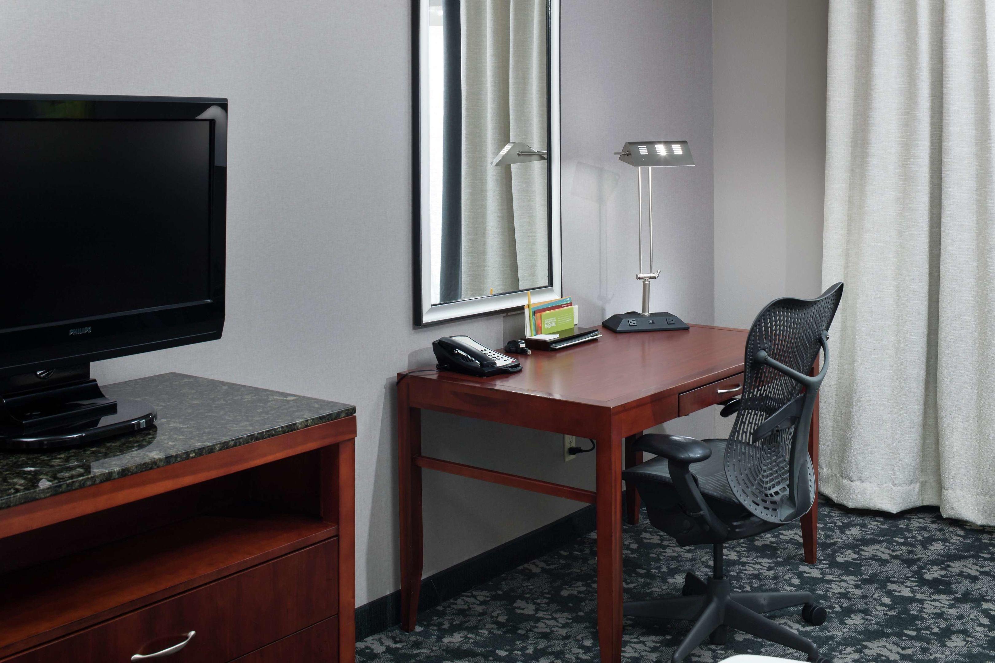 Hilton Garden Inn Lake Forest Mettawa — photo 4