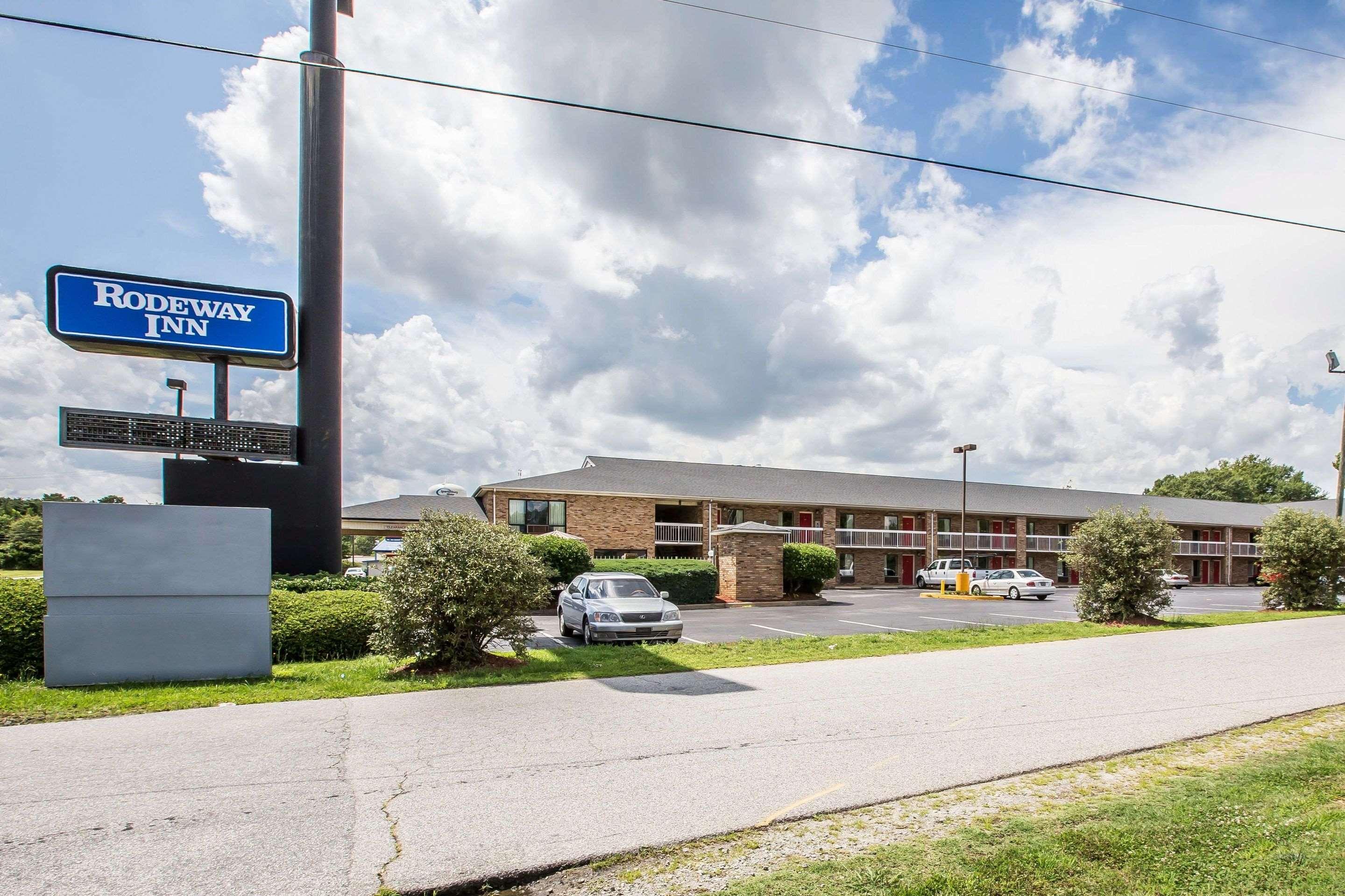 Rodeway Inn Expo Center — photo 3
