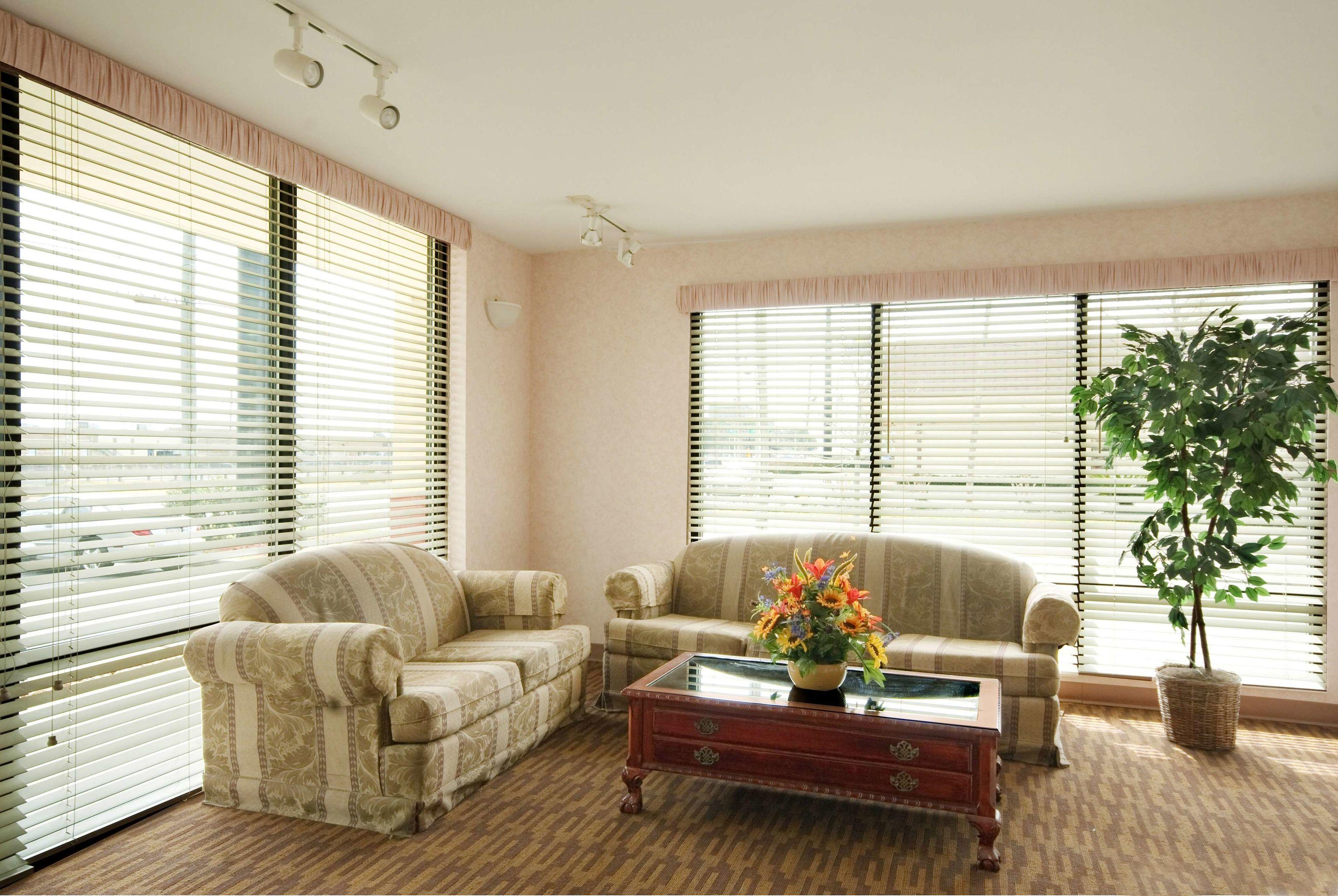 Americas Best Value Inn & Suites Mobile — photo 3