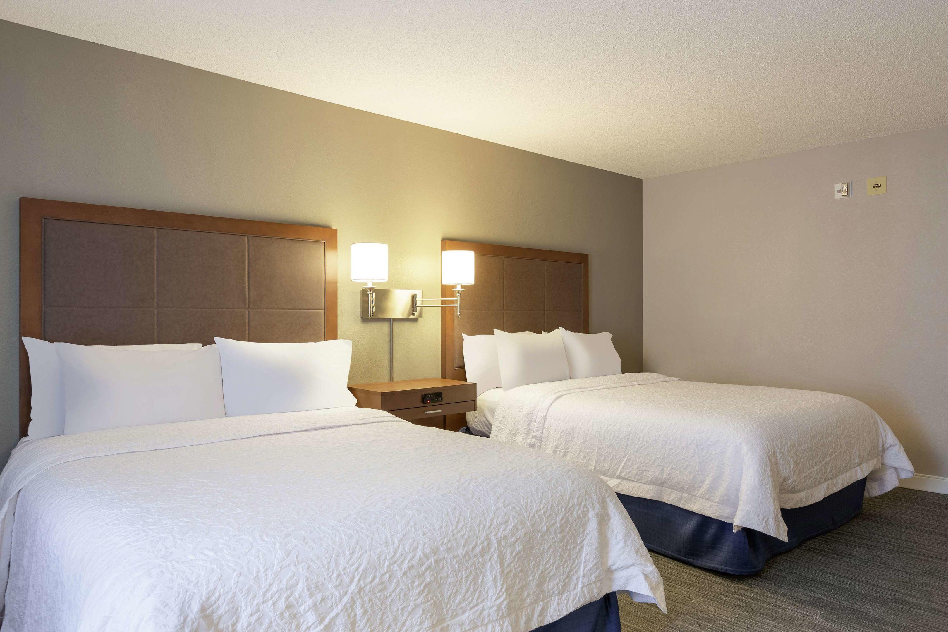 Hampton Inn & Suites Nashville-Downtown — photo 4