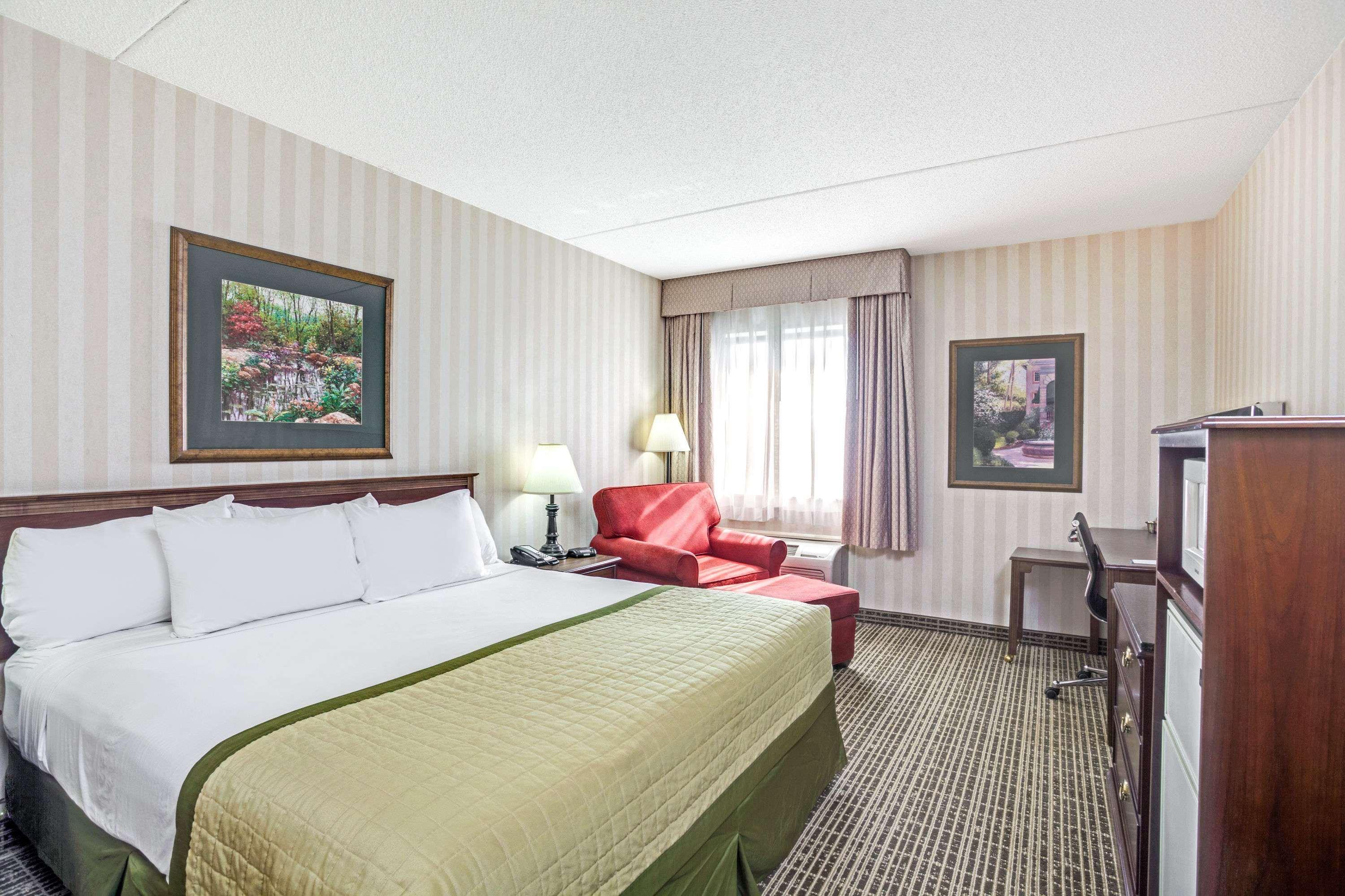Baymont by Wyndham Louisville Airport South — photo 5