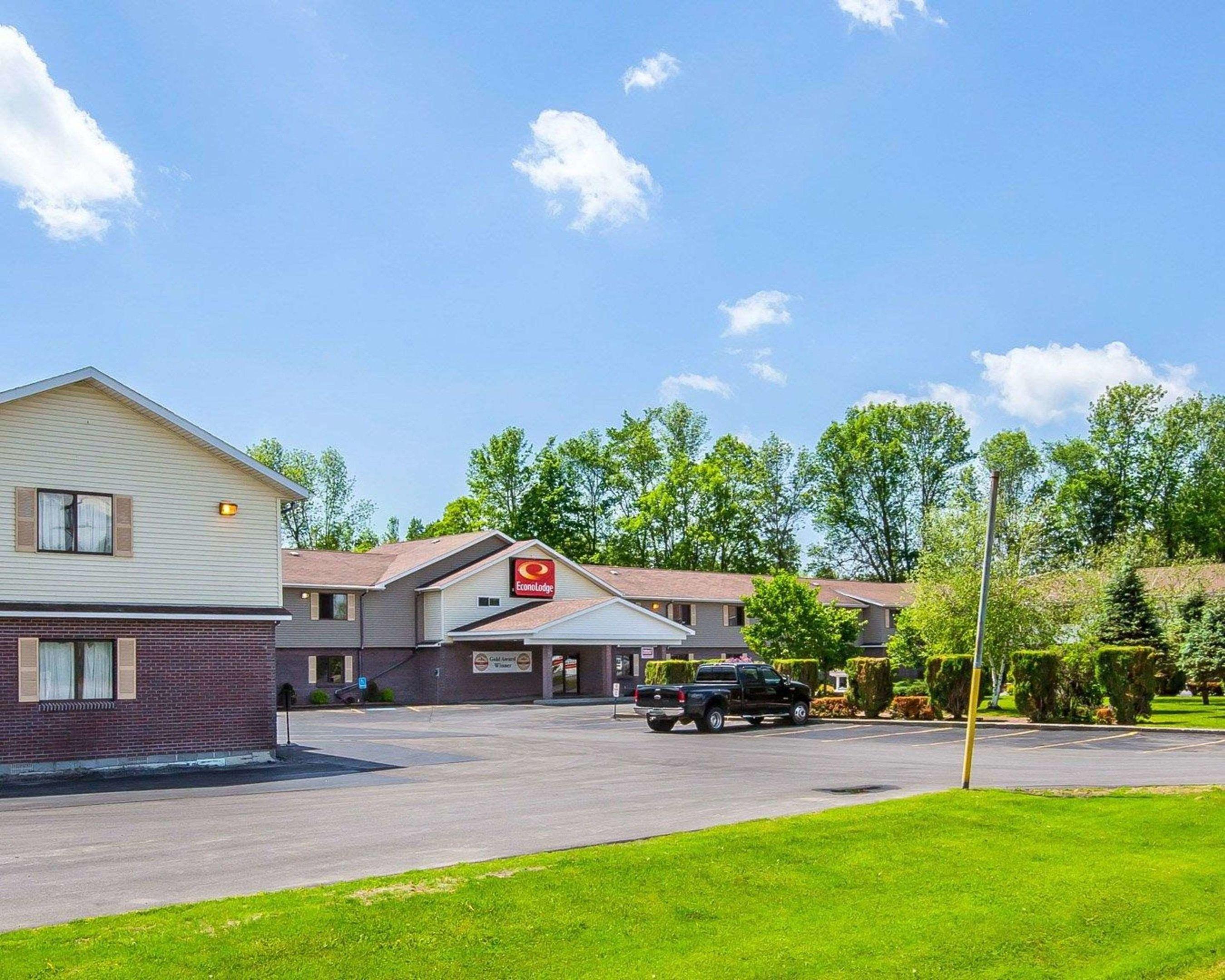 Econo Lodge Massena — photo 4