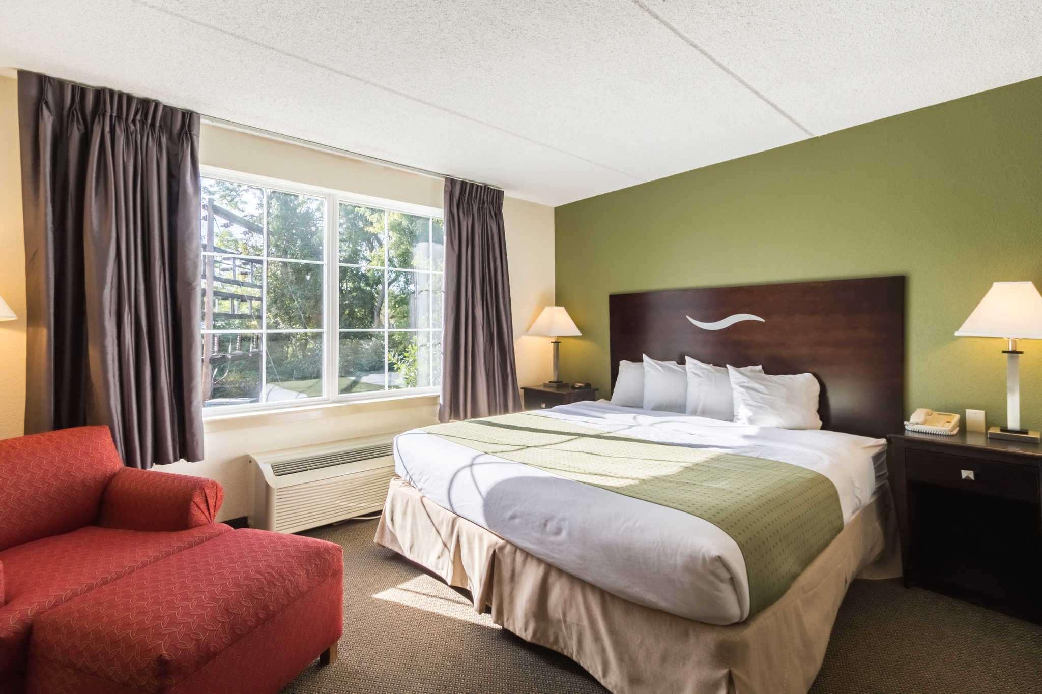Quality Inn & Suites Hotel West Chester — photo 4