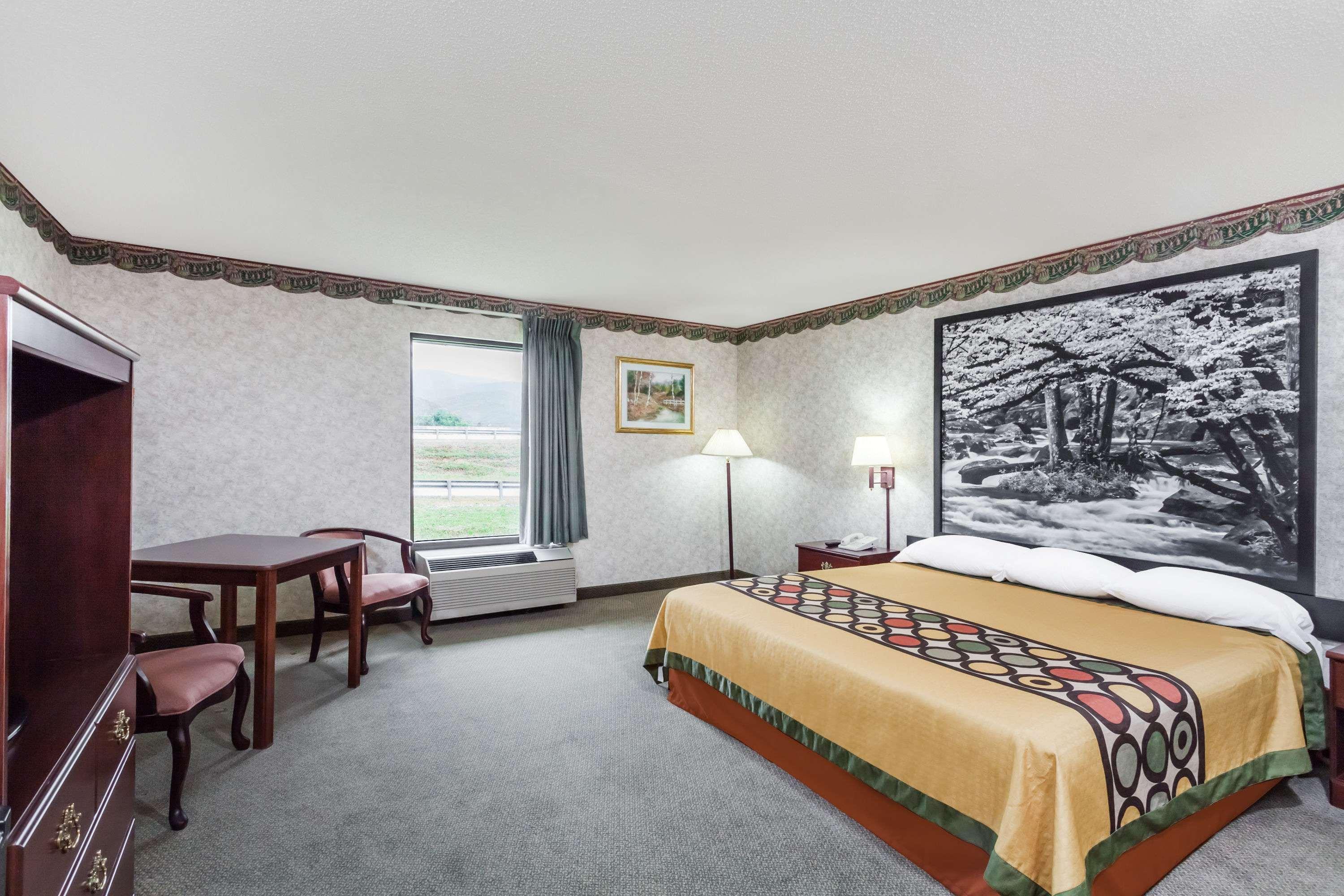 Super 8 by Wyndham Erwin — photo 4