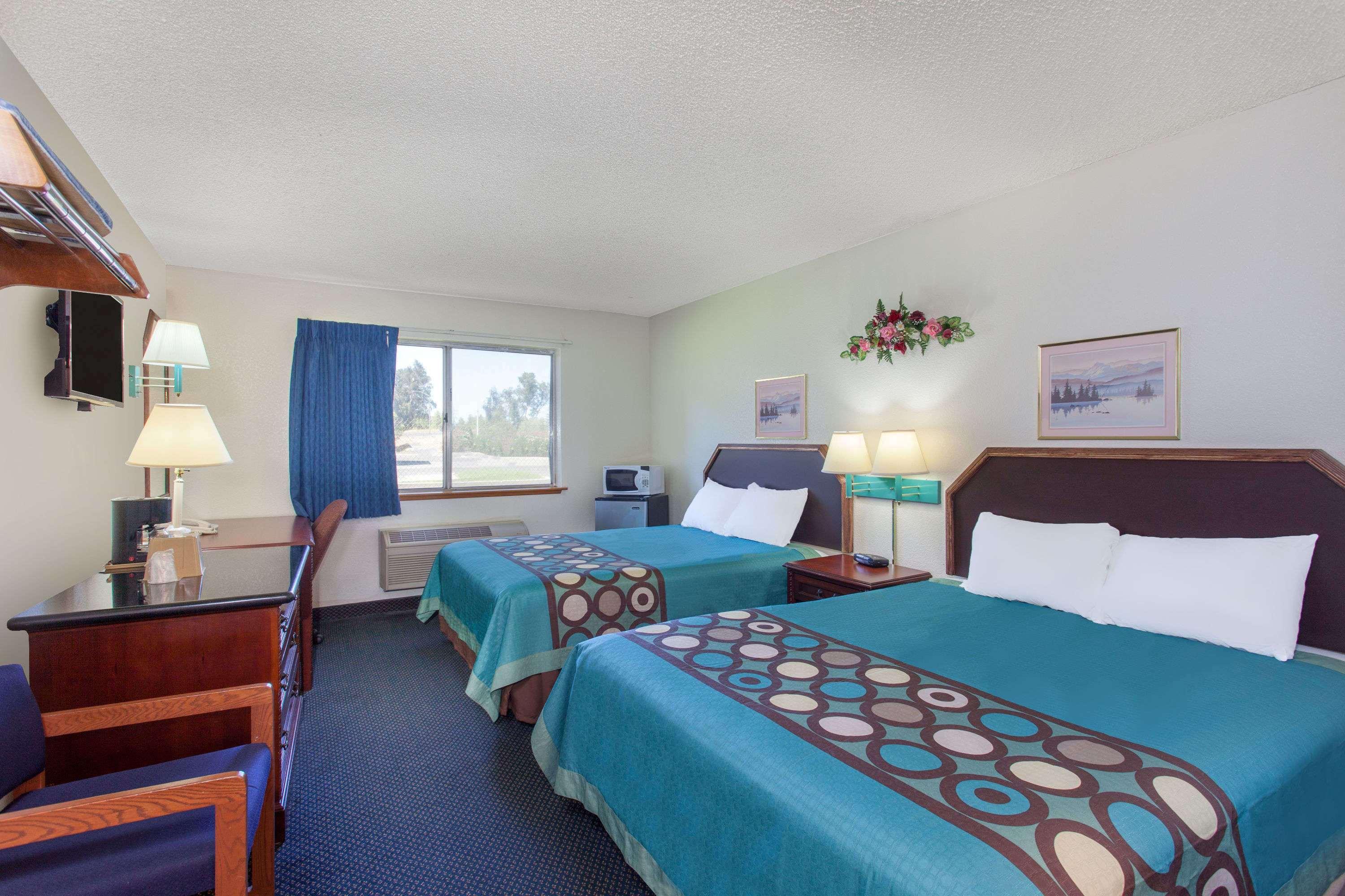 Super 8 by Wyndham Selma/Fresno Area — photo 4