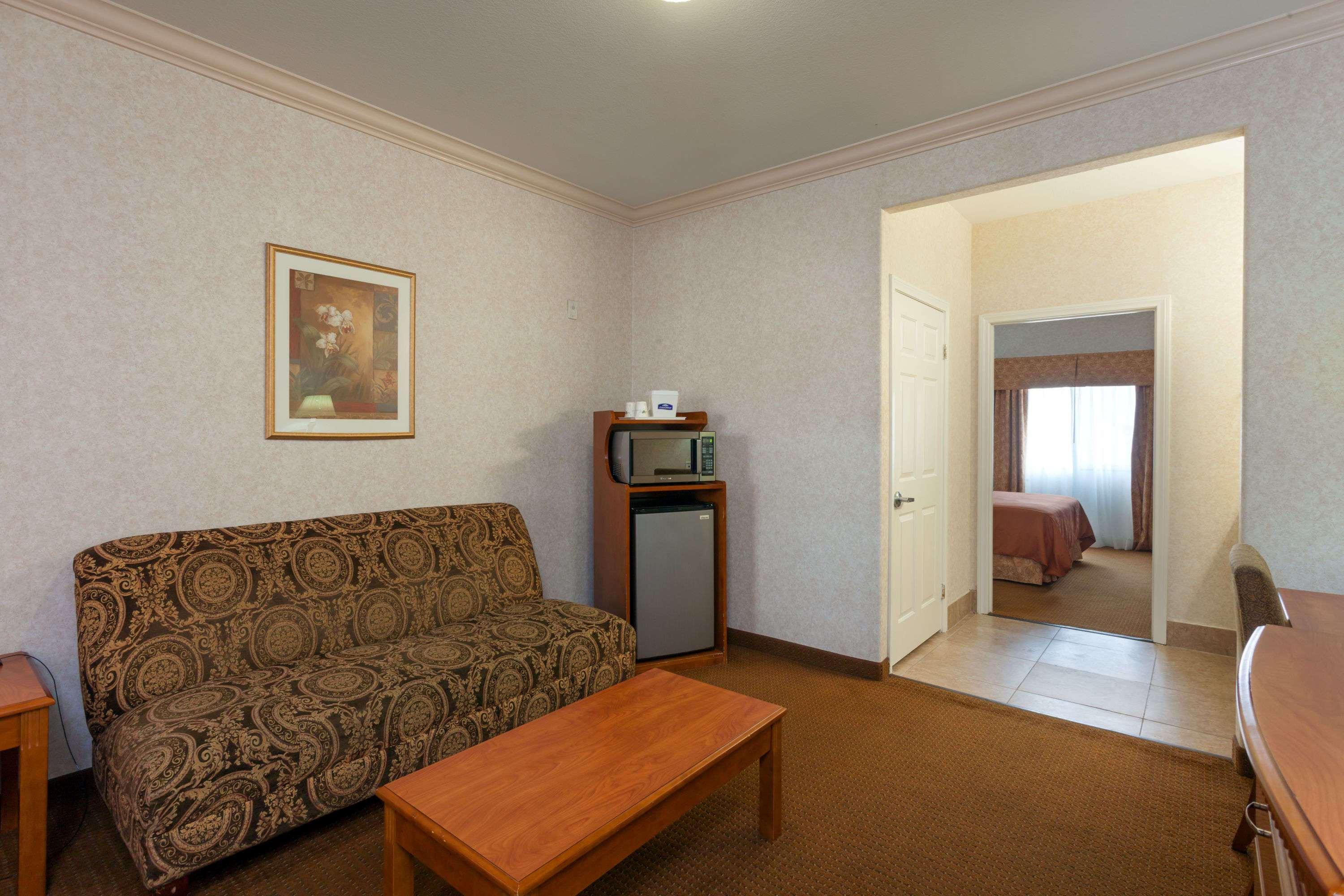 Howard Johnson Hotel & Suites by Wyndham Pico Rivera — photo 5