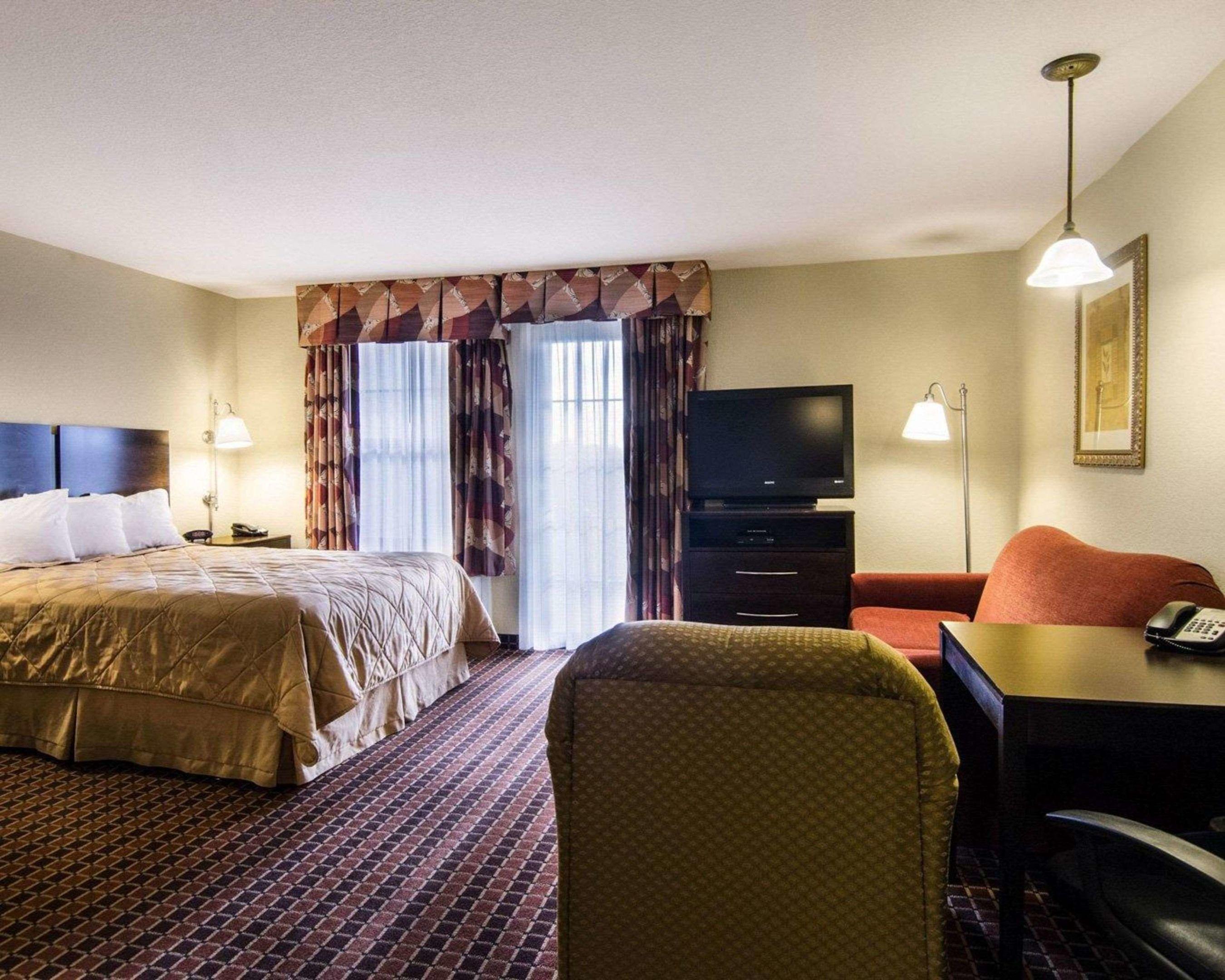 Mainstay Suites Rogers — photo 5