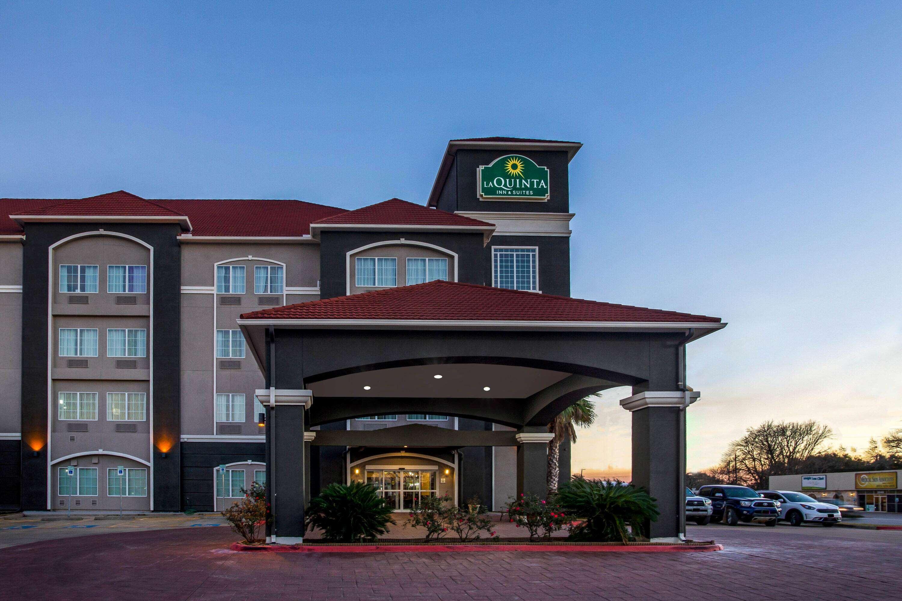 La Quinta Inn & Suites Columbus — photo 4
