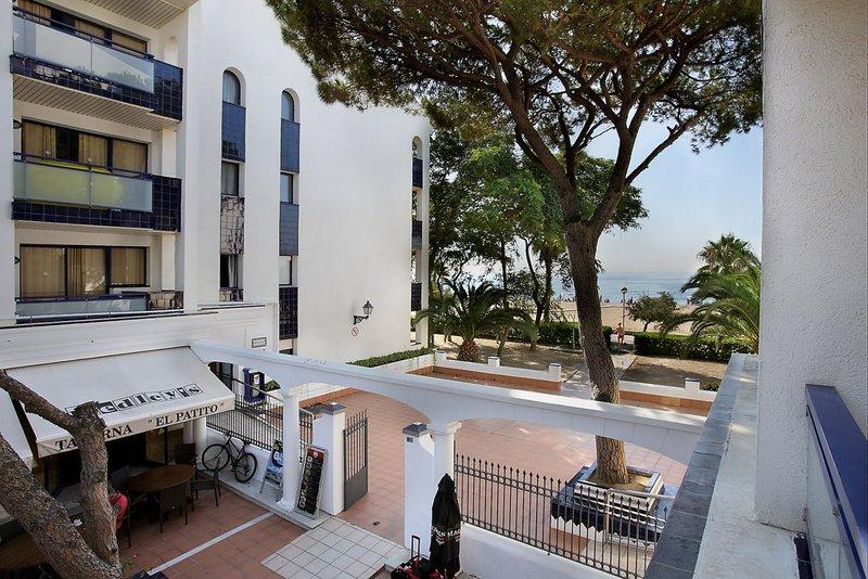 Pins Platja Apartments — photo 5