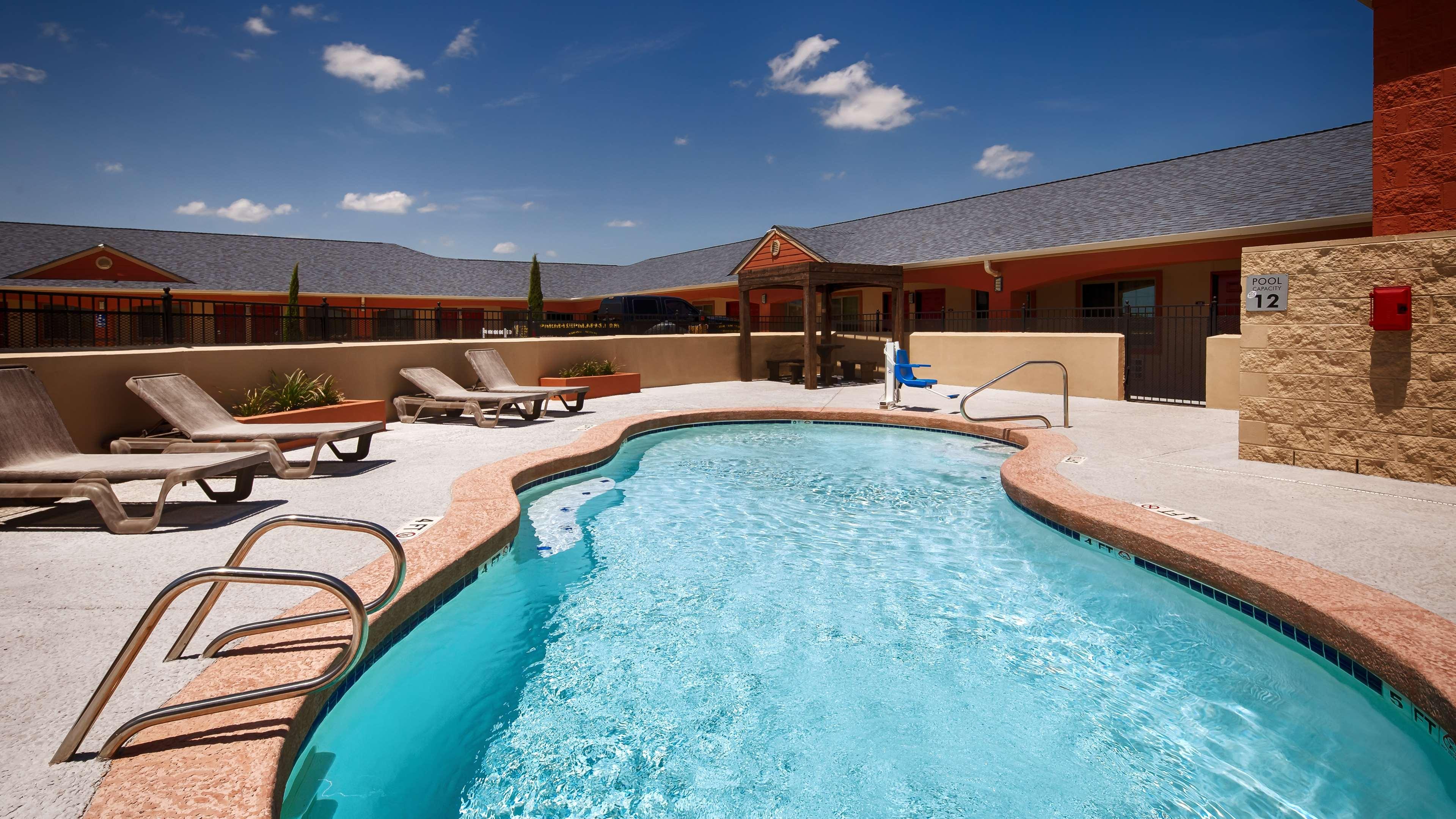 Best Western Windwood Inn & Suites — photo 3