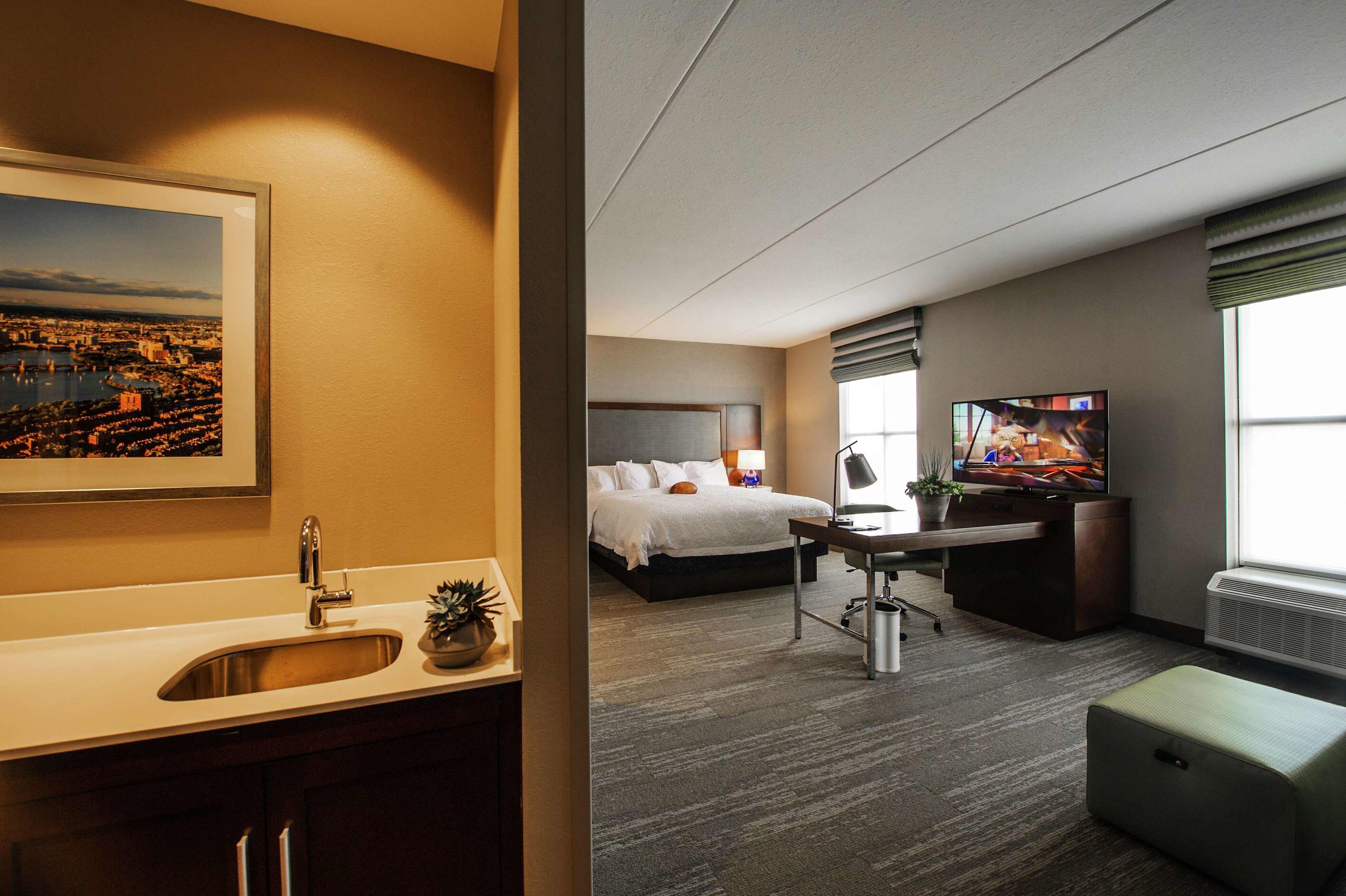 Hampton Inn & Suites Foxborough/Mansfield — photo 5