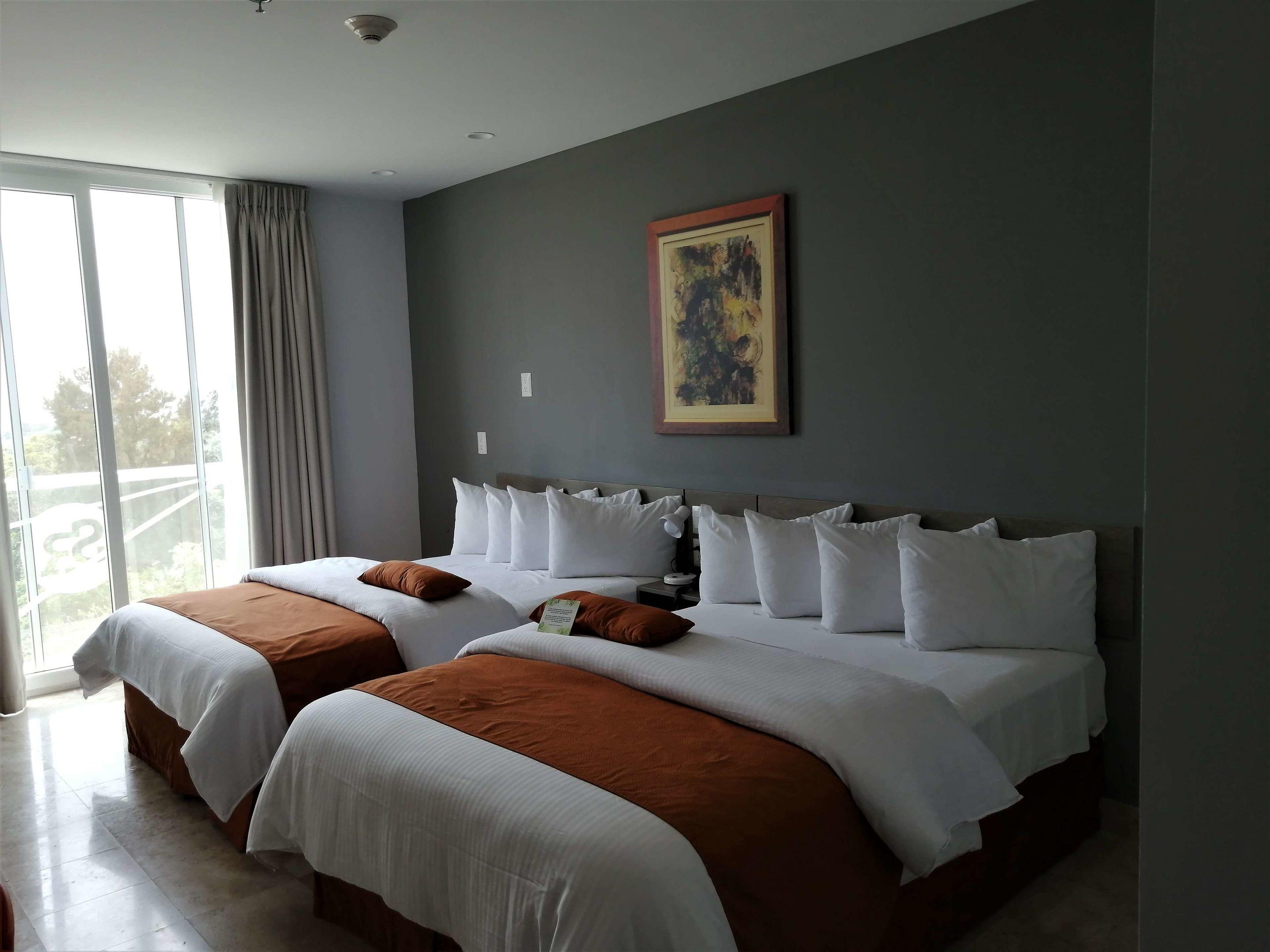 SR Hotel Suites — photo 5