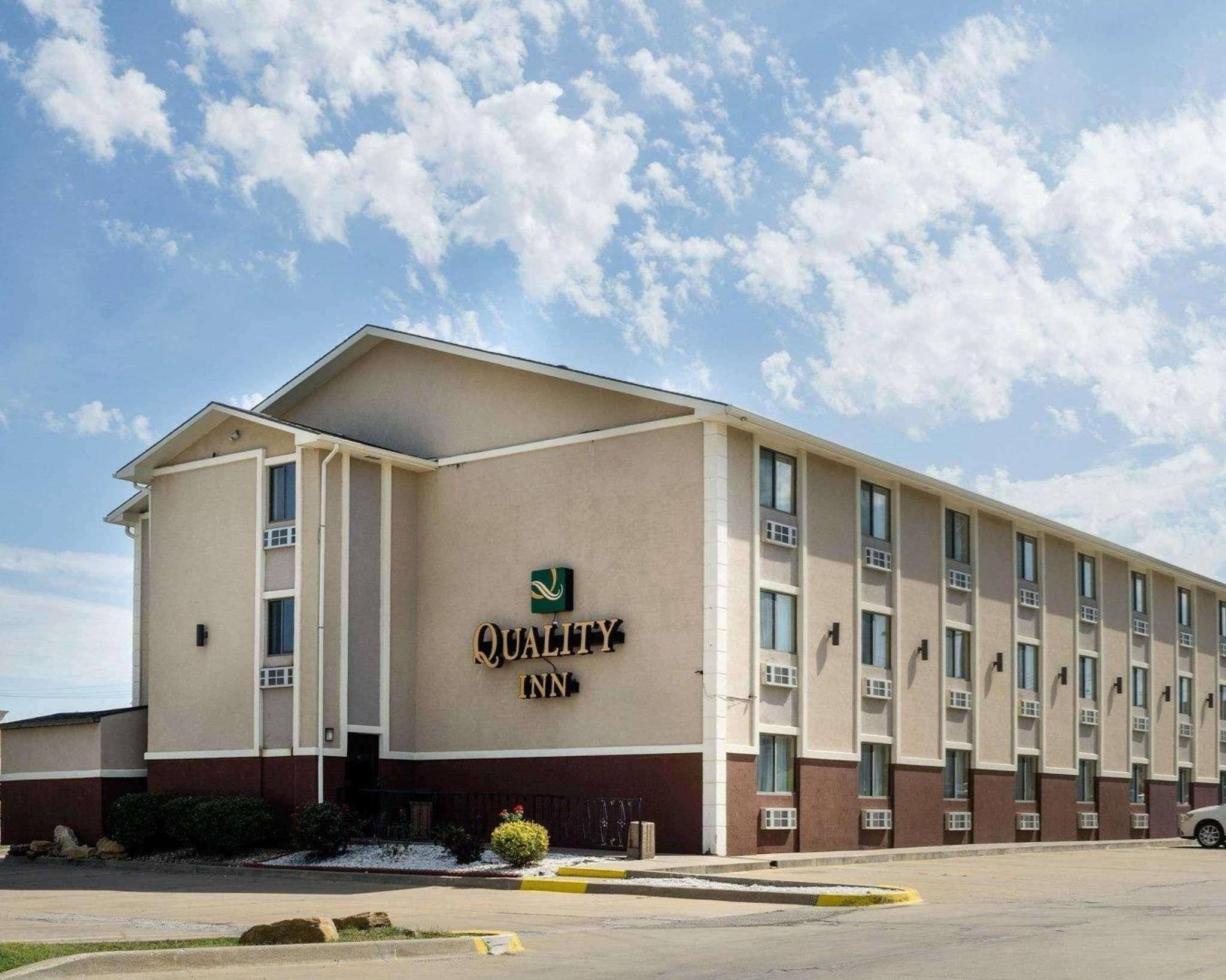 Quality Inn I-70 Wanamaker — photo 3