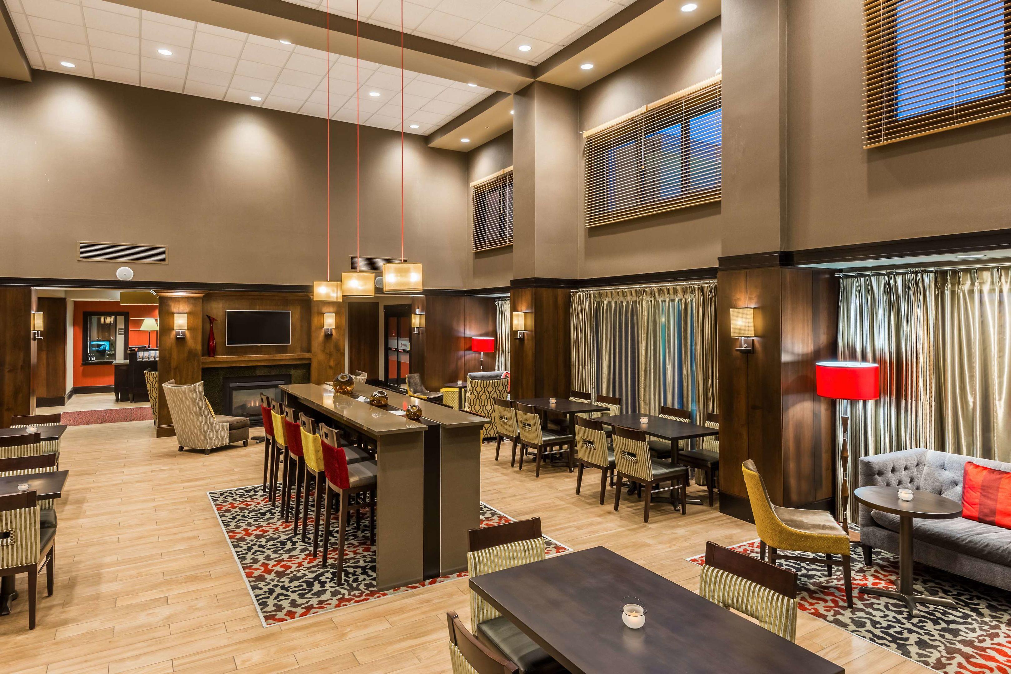 Hampton Inn and Suites Columbus Polaris — photo 5