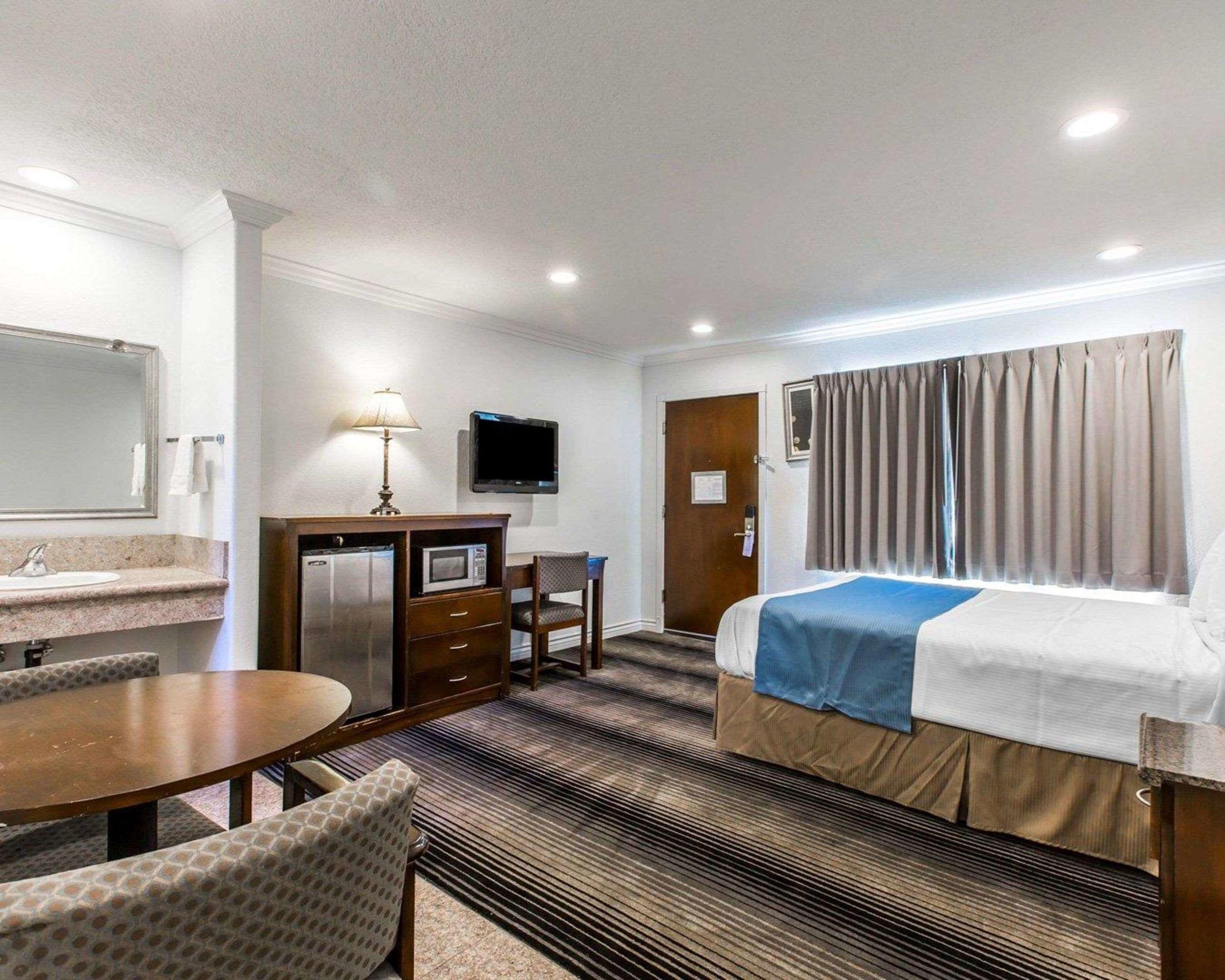 Rodeway Inn & Suites Pacific Coast Highway — photo 5