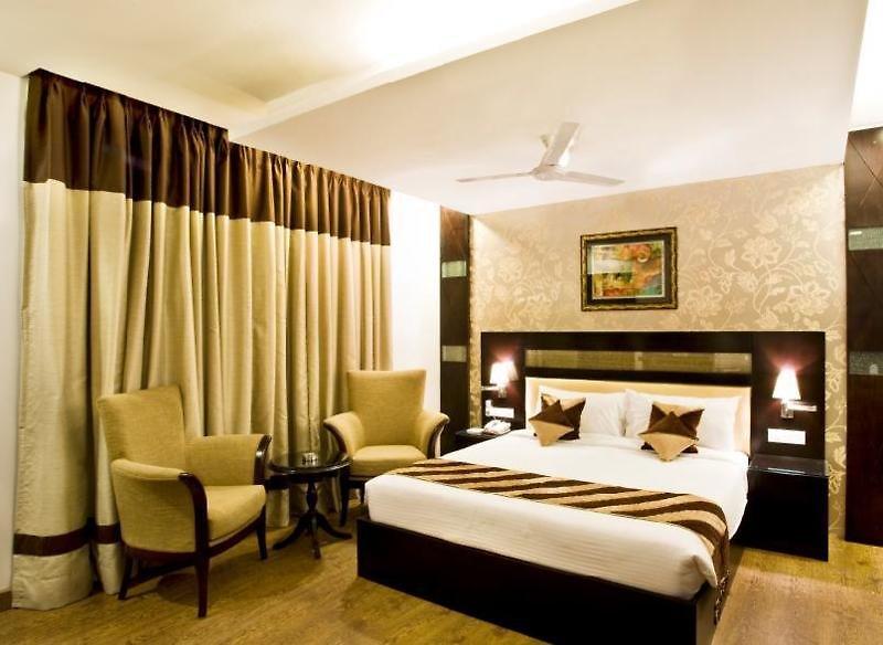 Parkland Kailash Colony — photo 4