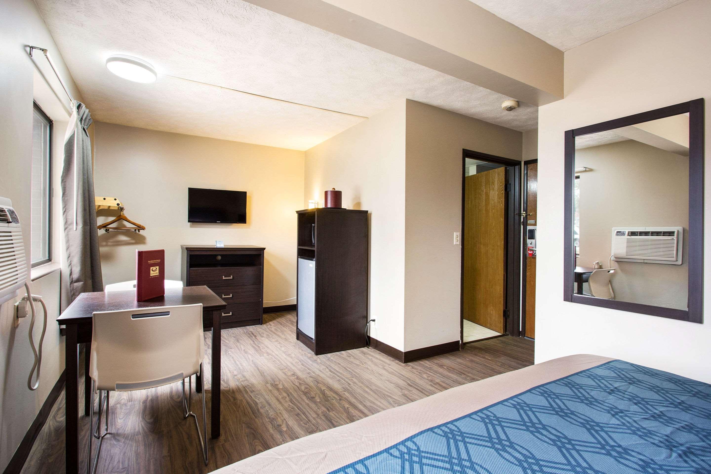 Econo Lodge Olathe - Kansas City — photo 3