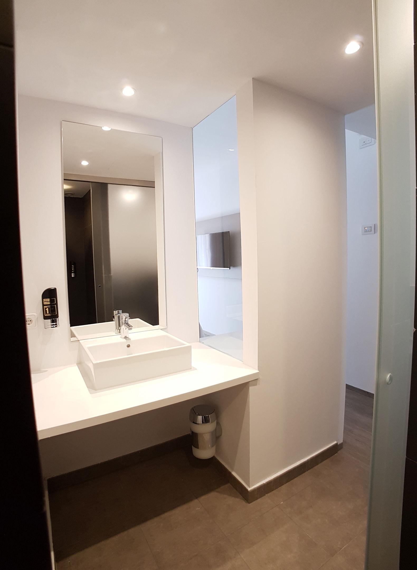 Planet One Hotel — photo 4