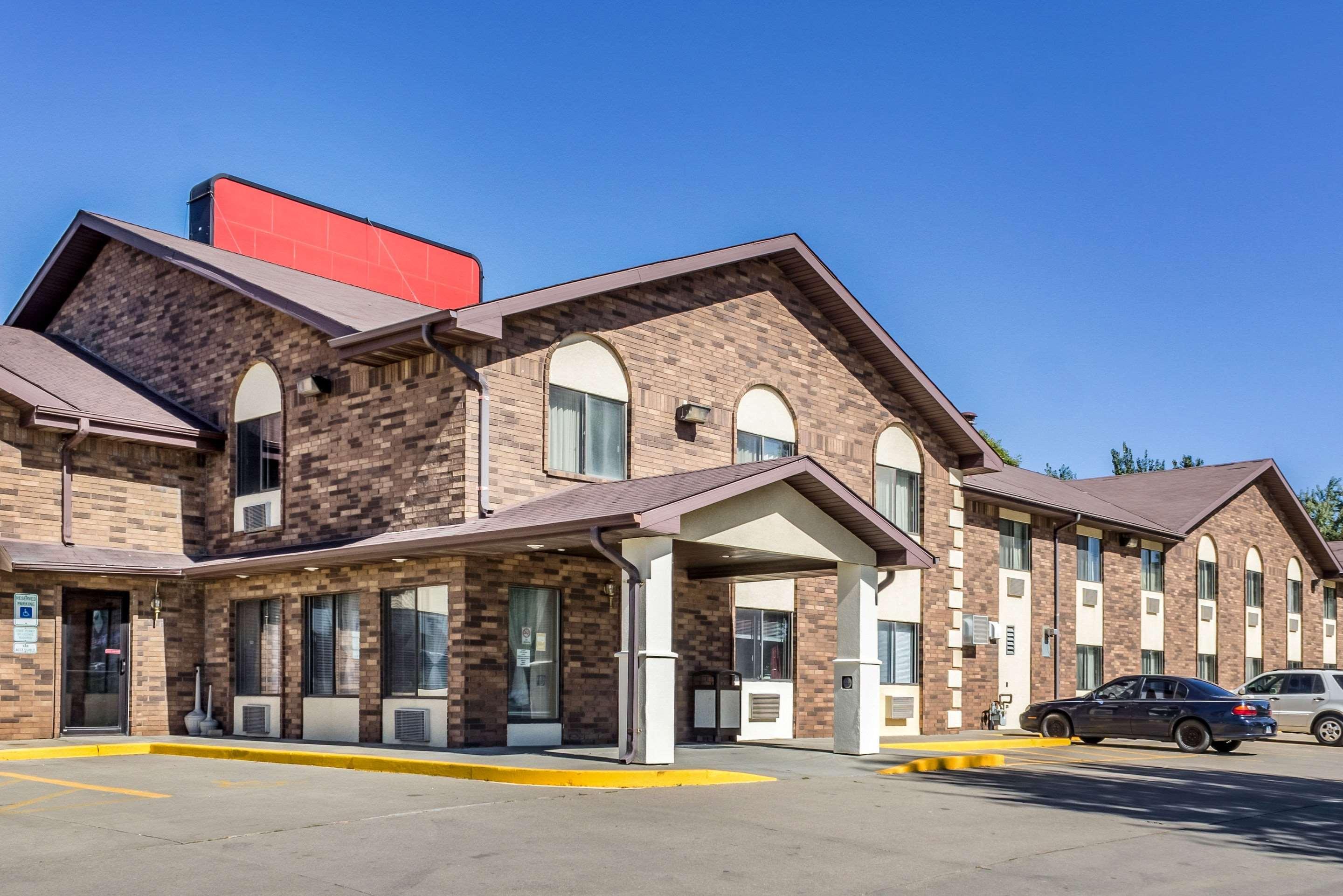 Econo Lodge North — photo 5