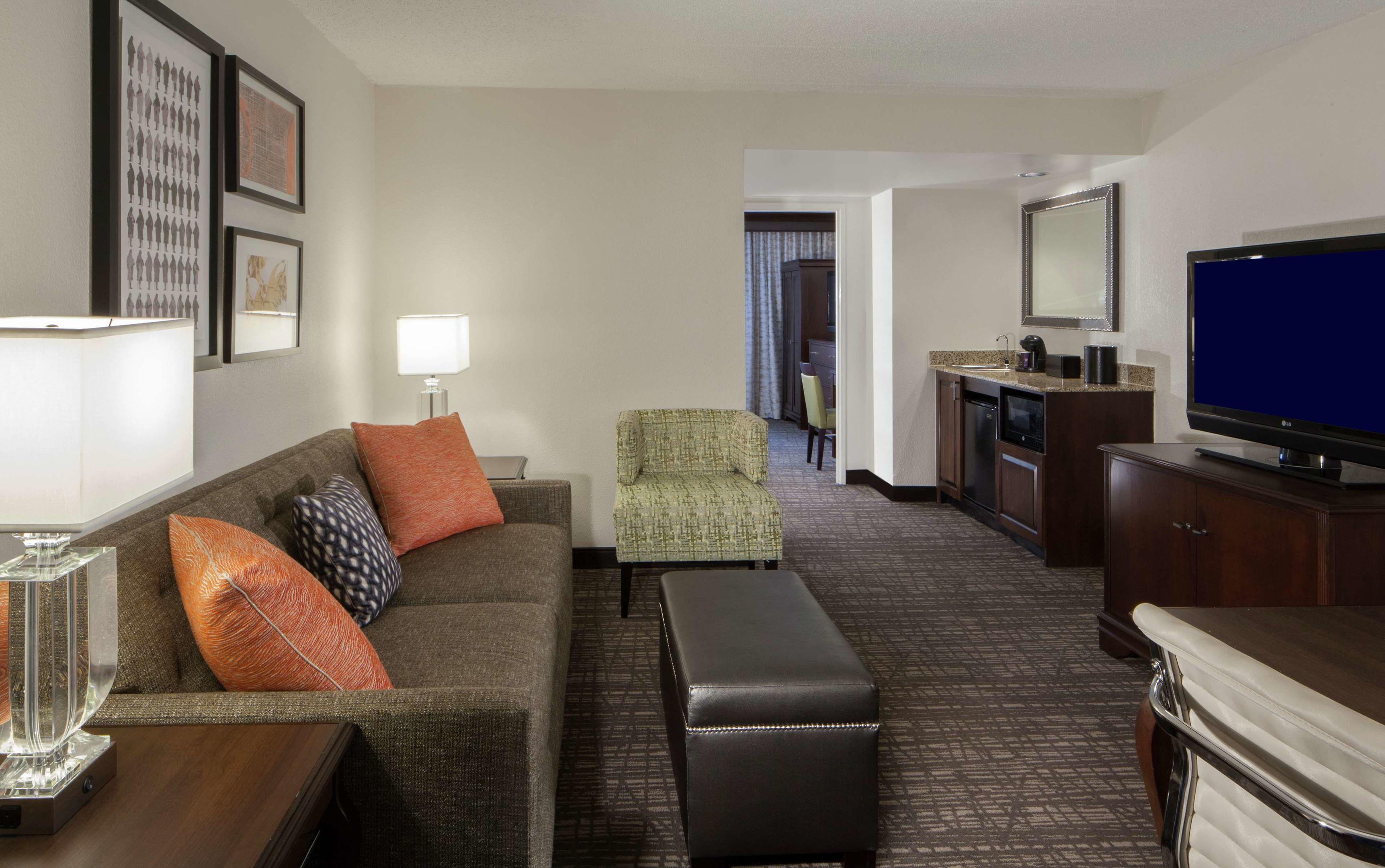 Embassy Suites by Hilton Philadelphia Airport — photo 4